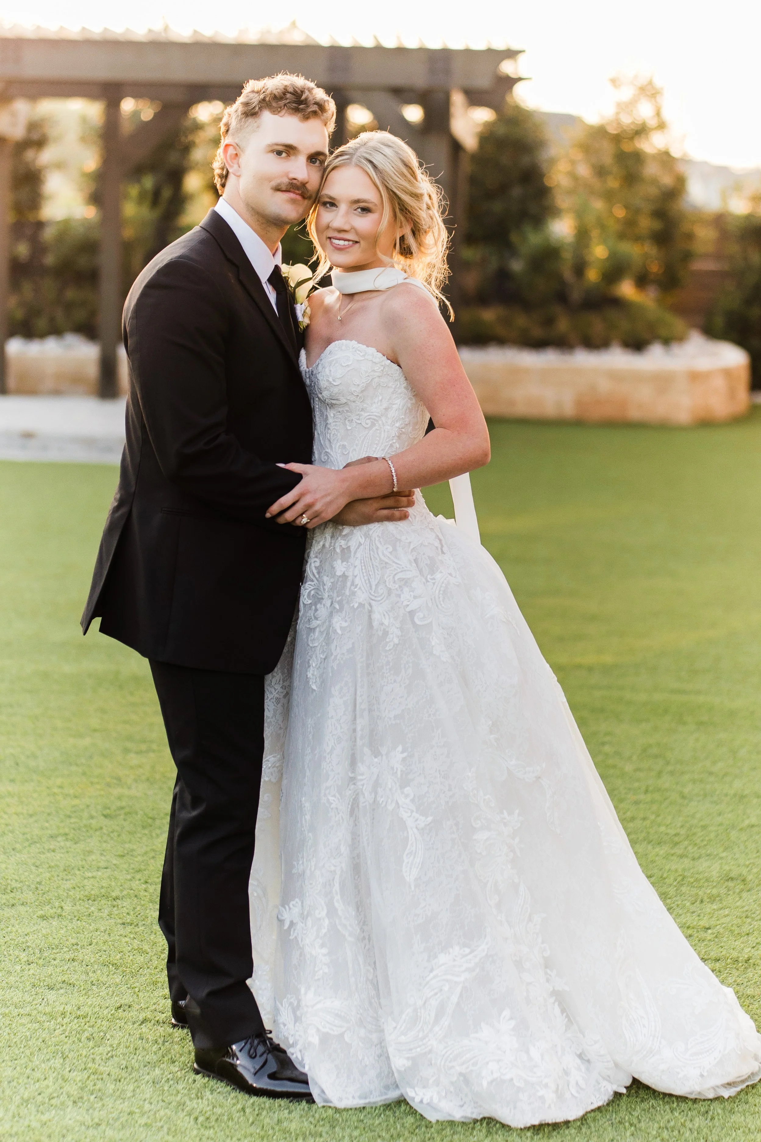 MooreWeddingSneaksReserveBartonvilleTX-10.jpg