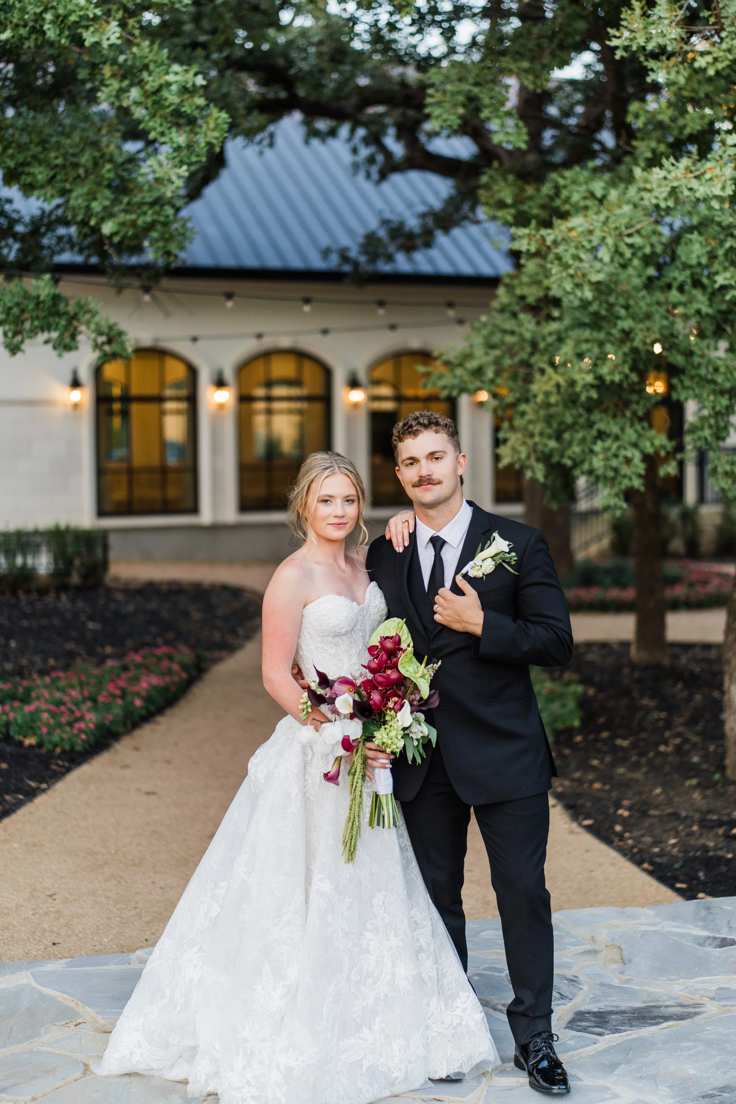 MooreWeddingSneaksReserveBartonvilleTX-19.jpg