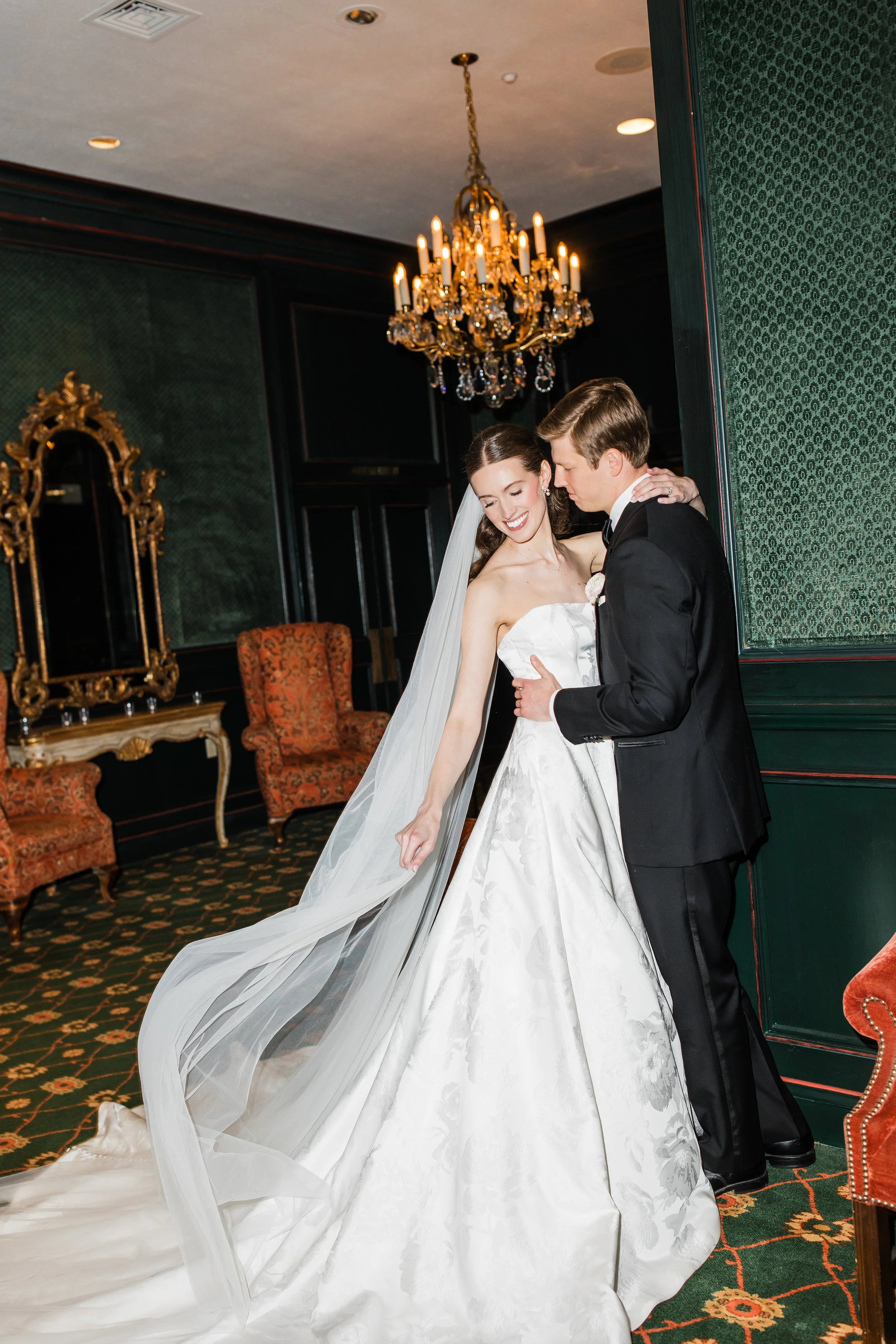 BrownWeddingSneaksFortWorthClubTX-259.jpg