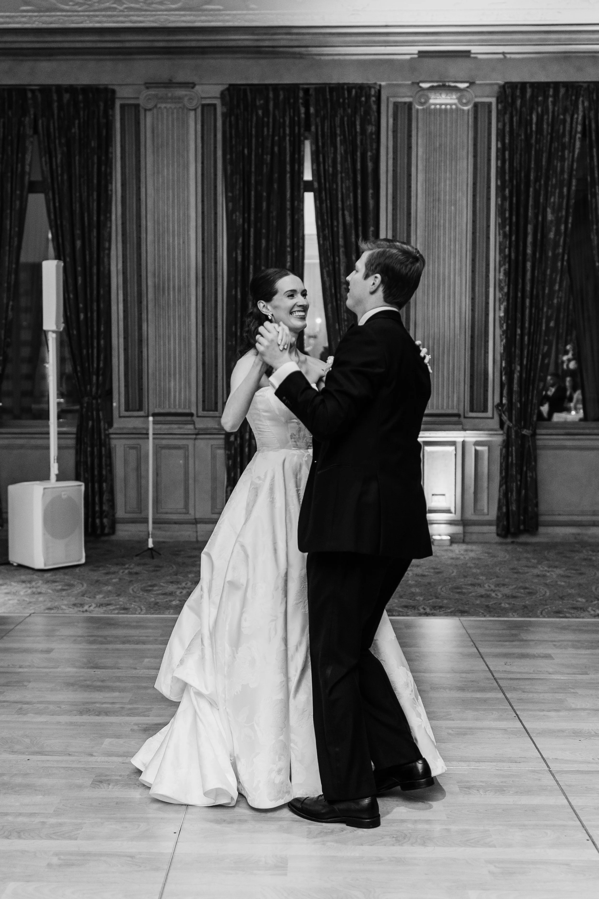 BrownWeddingSneaksFortWorthClubTX-489.jpg
