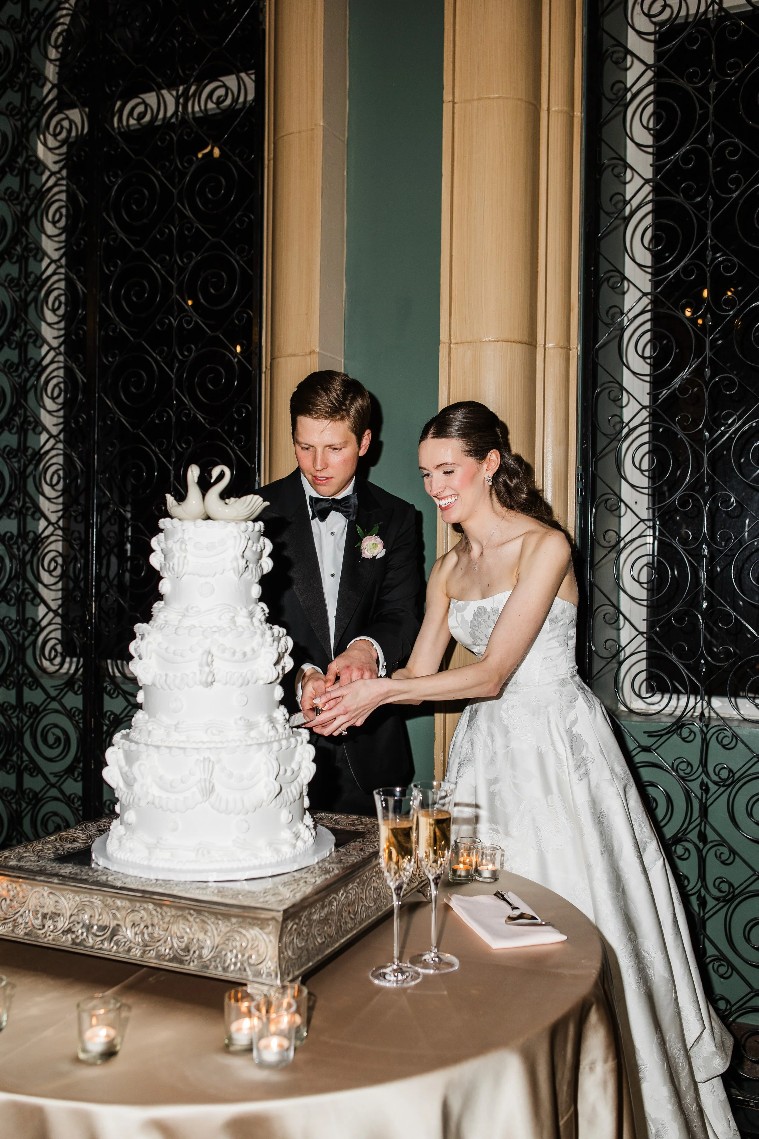 BrownWeddingSneaksFortWorthClubTX-552.jpg
