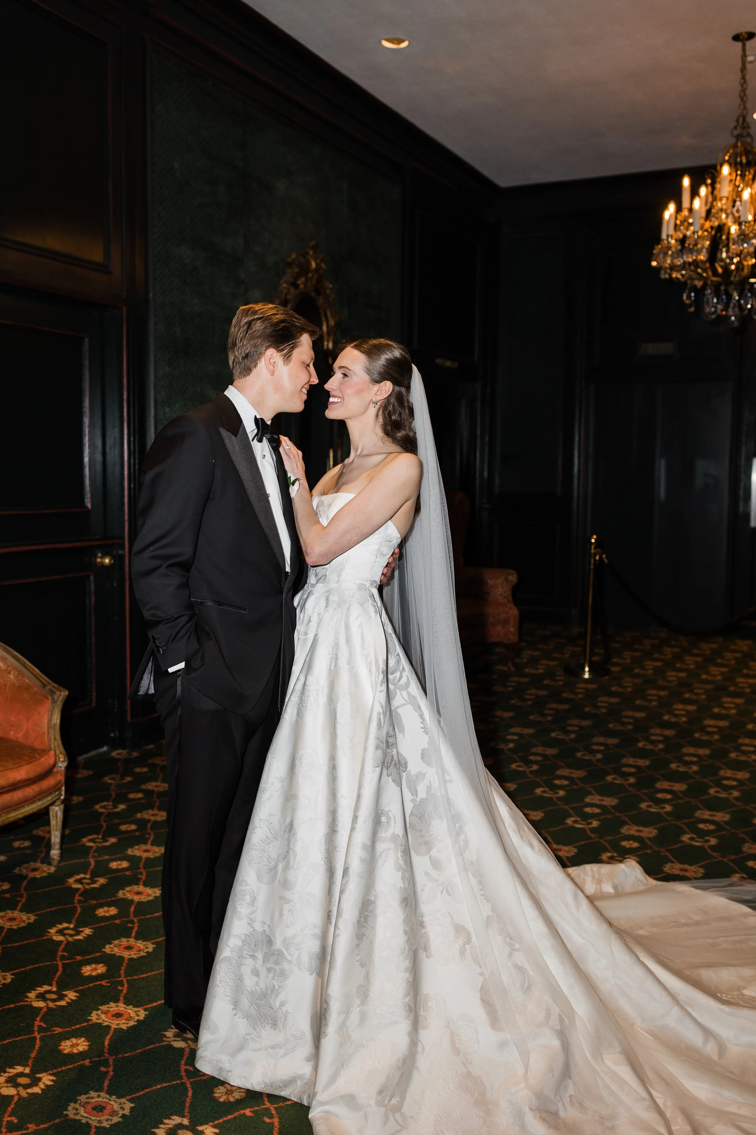 BrownWeddingSneaksFortWorthClubTX-239.jpg
