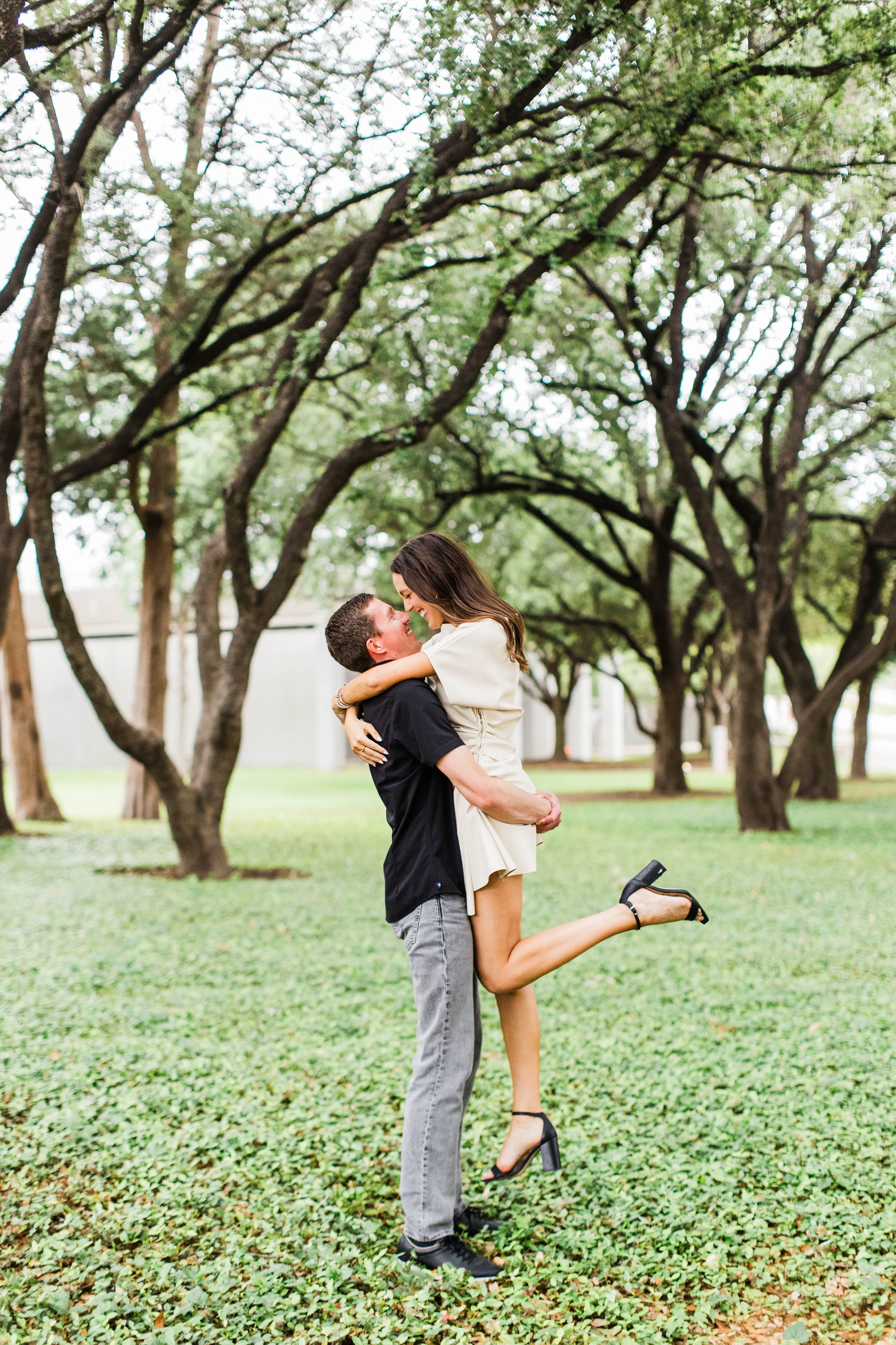 Amber+JoelEngagementsDowntownKimbellFWTX-137.jpg
