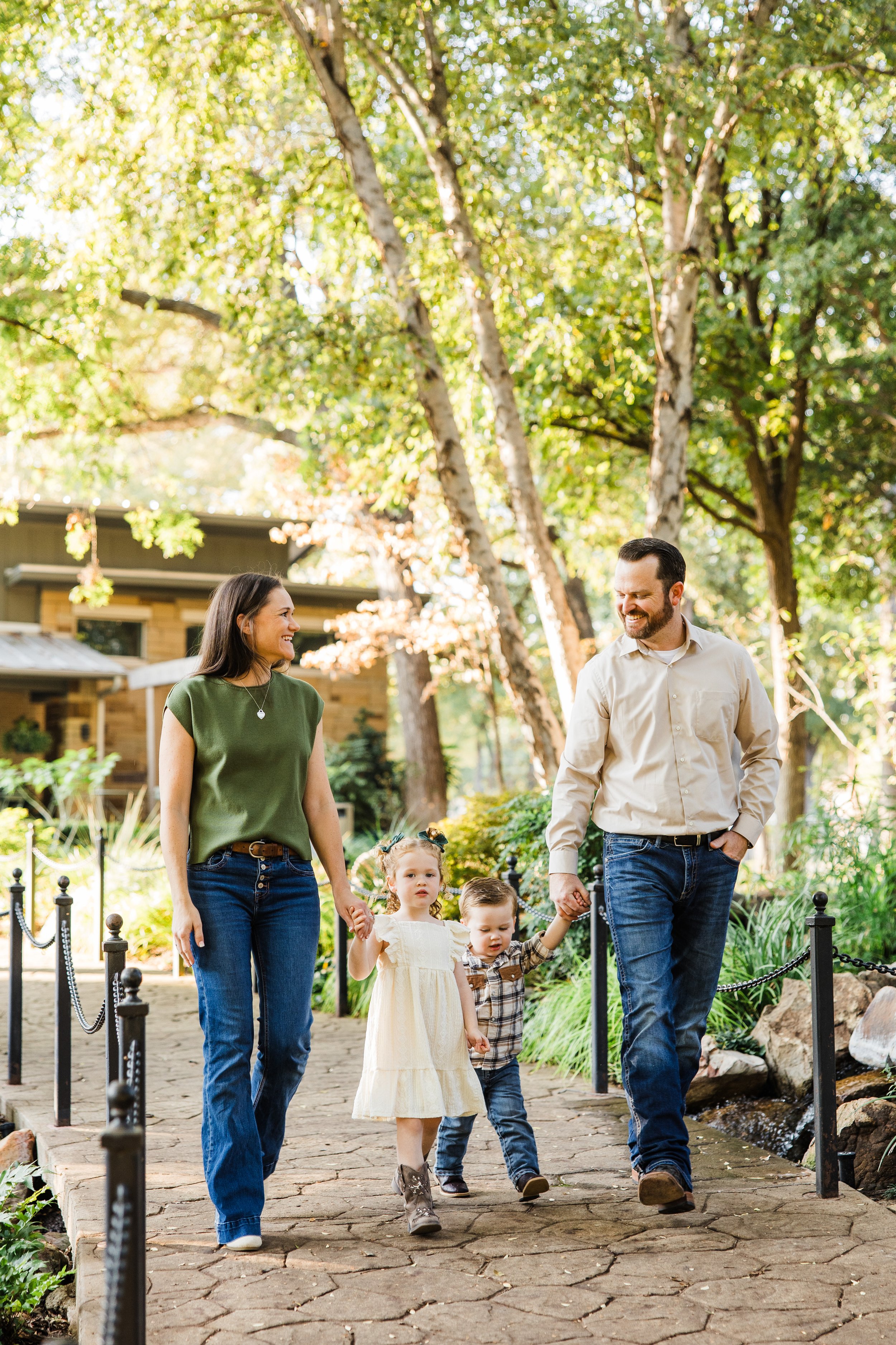 Anderson2025GrapevinebotanicalgardensTX-14.jpg