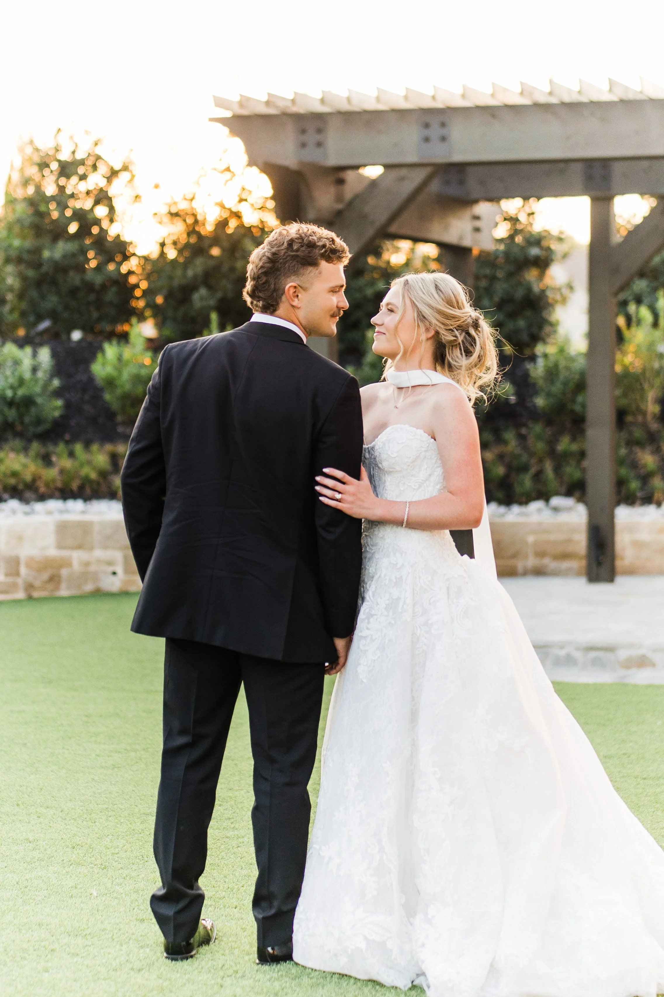 MooreWeddingSneaksReserveBartonvilleTX-11.jpg