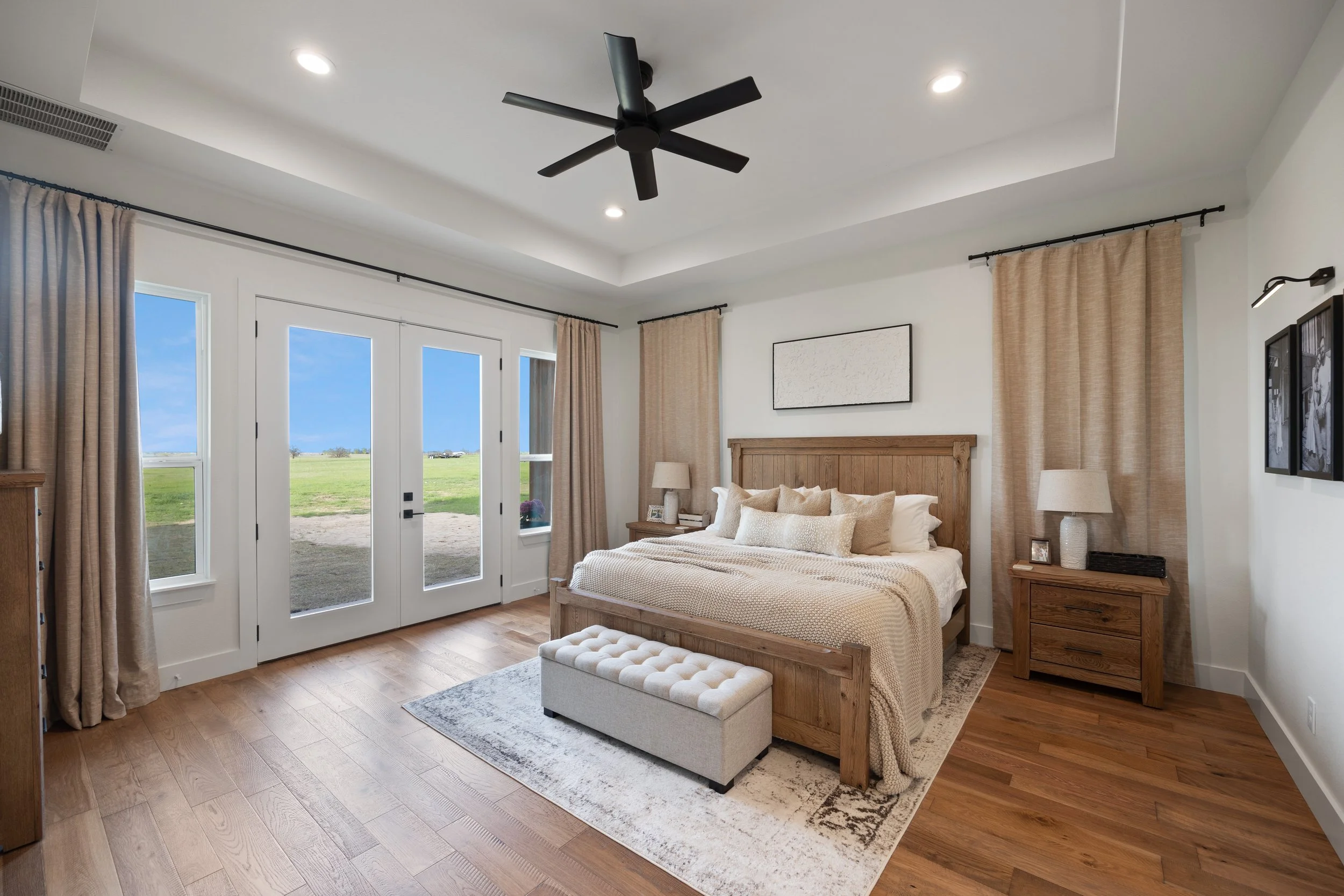 Luxury custom Ranch home in DFW with natural wood finishes