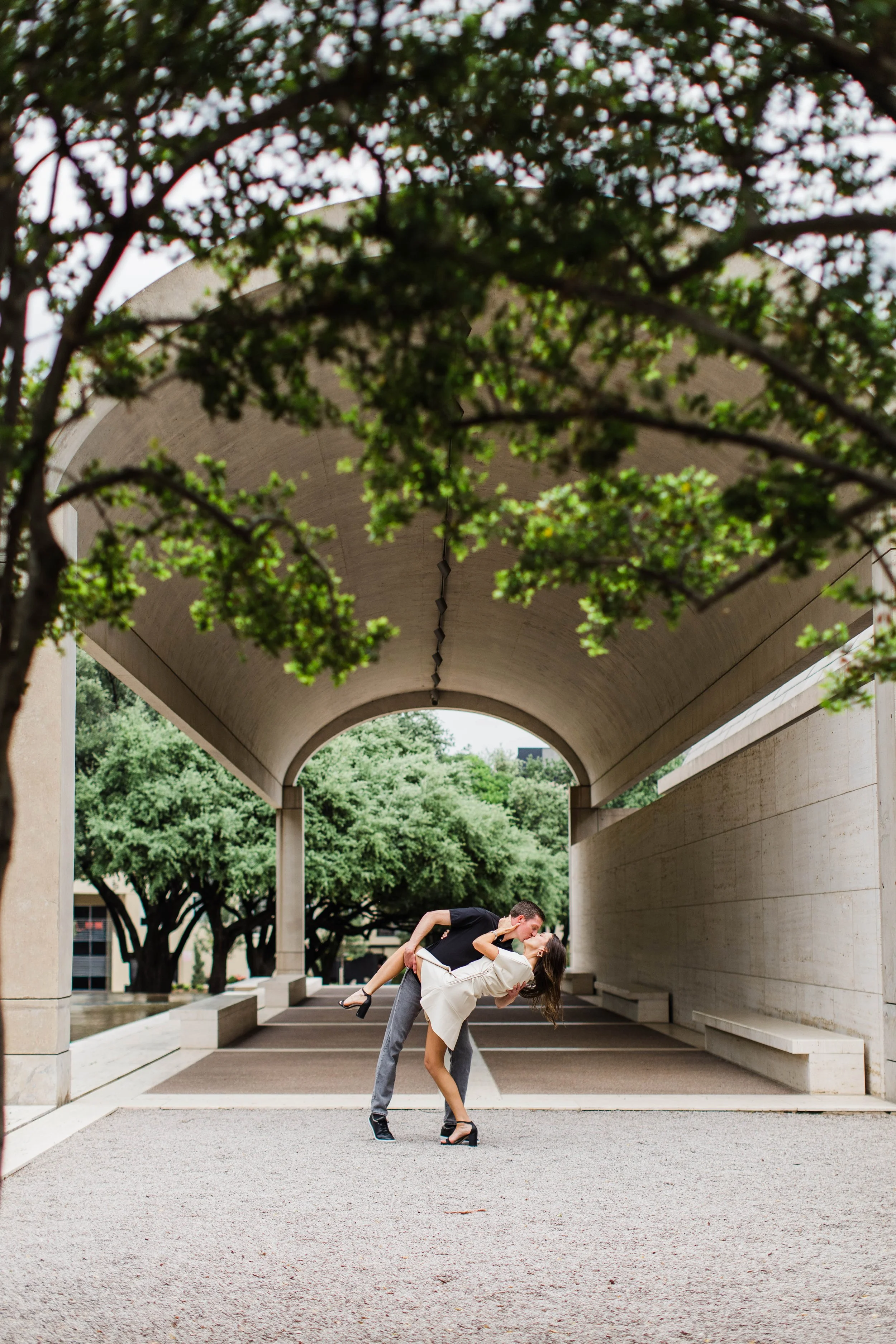 Amber+JoelEngagementsDowntownKimbellFWTX-121.jpg