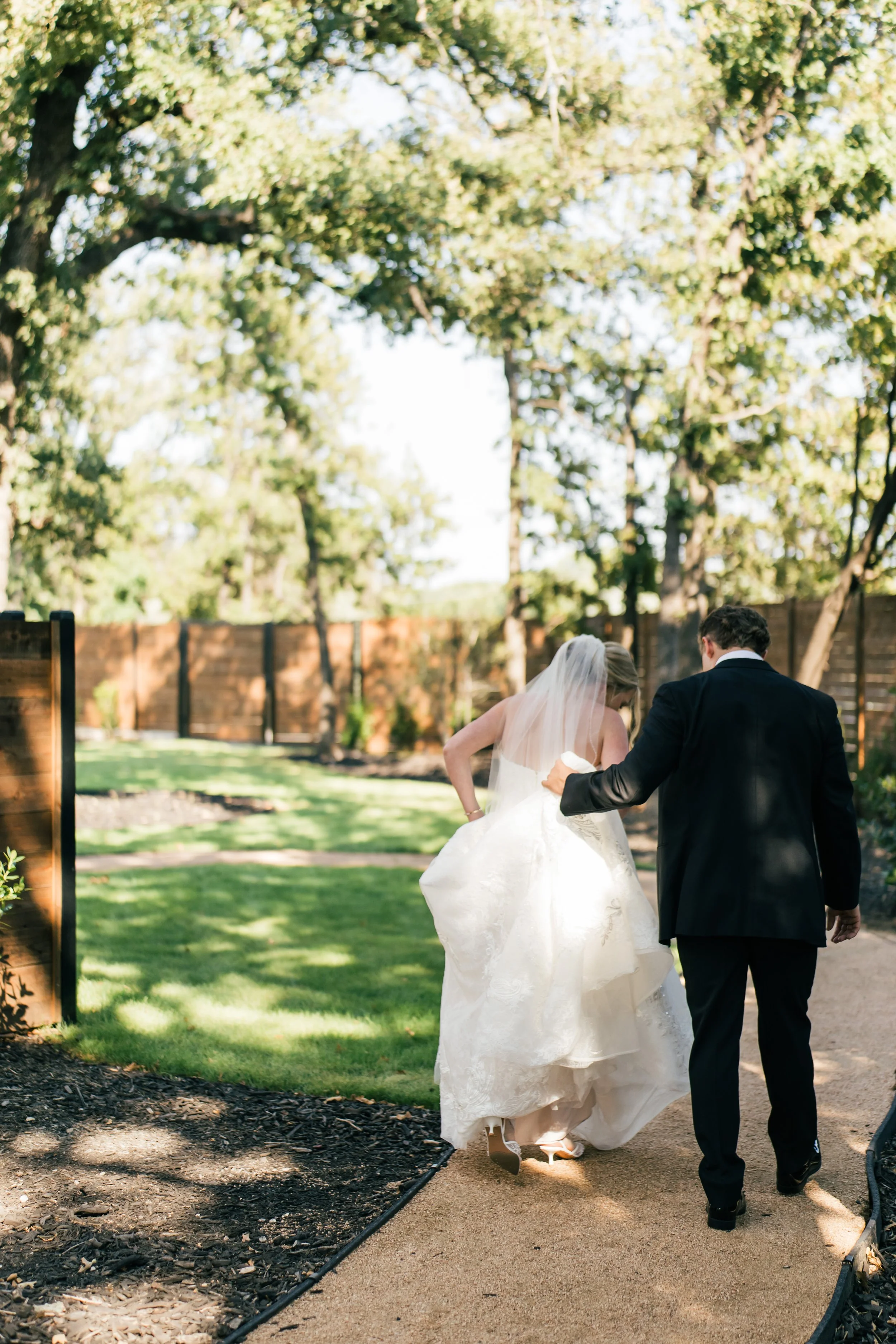 MooreWeddingSneaksTheReserveMartyBsBartonvilleTX-117.jpg