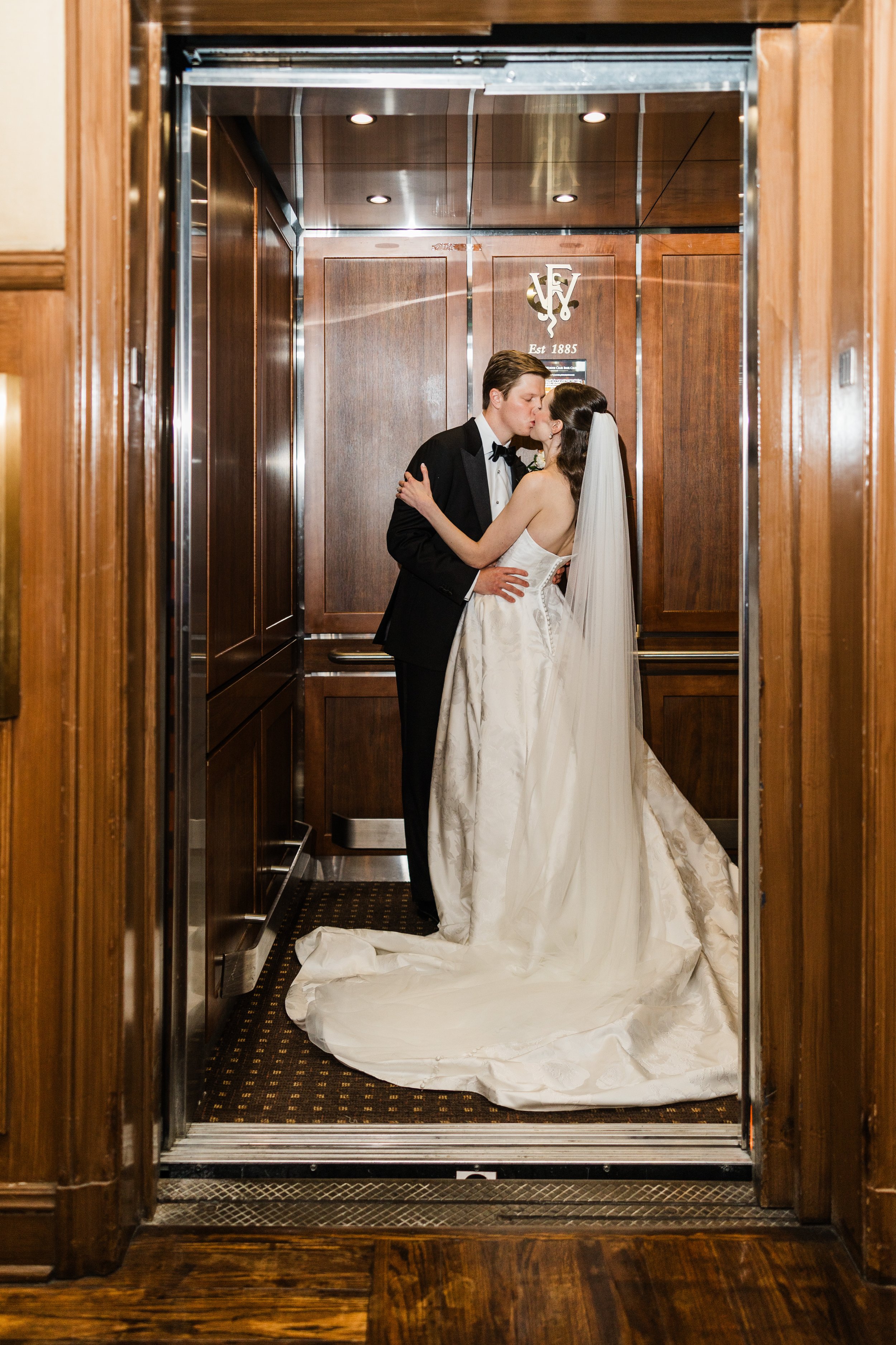 BrownWeddingSneaksFortWorthClubTX-1083.jpg