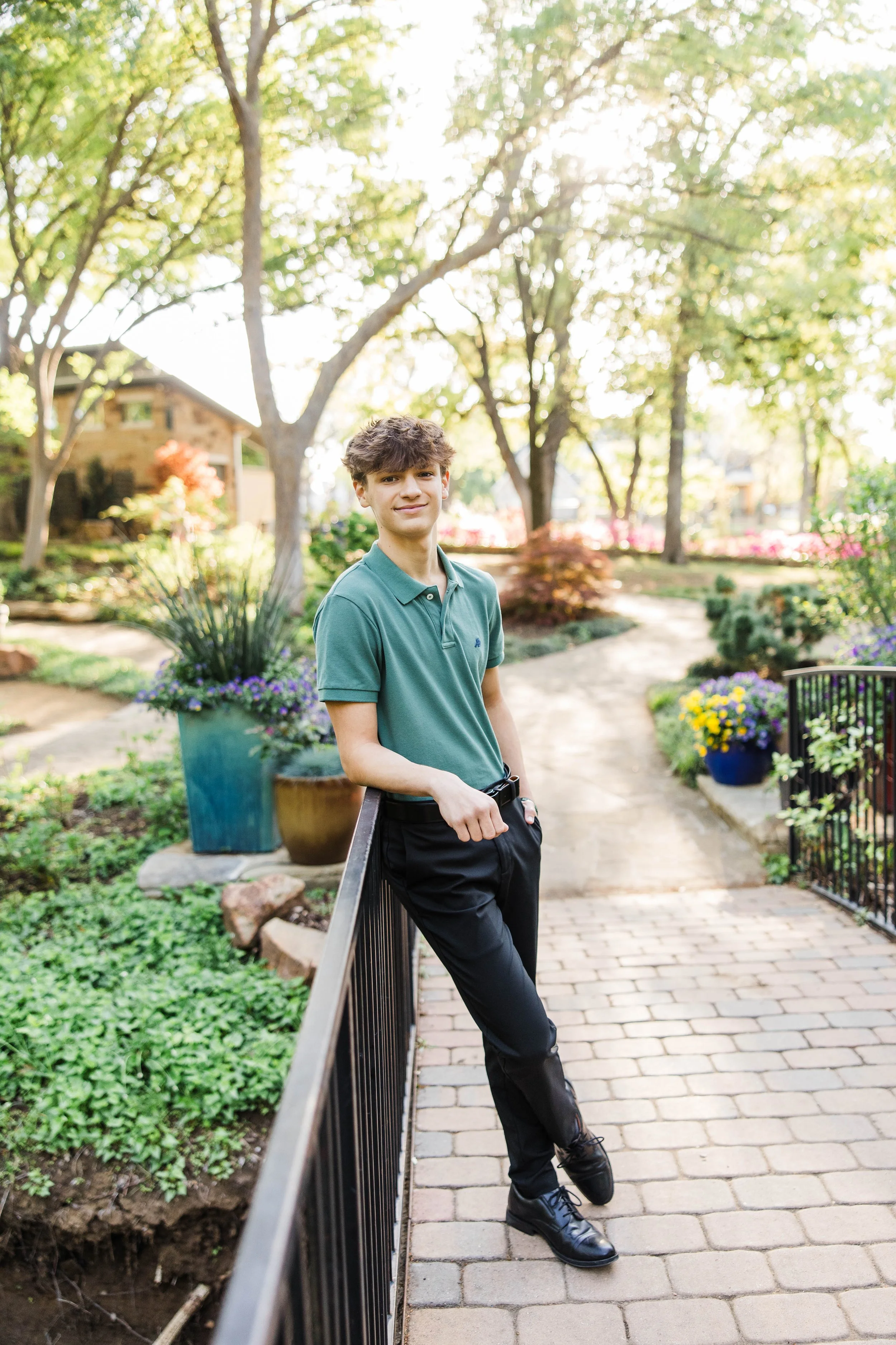 BotenBoysGradphotosGrapevineBotanicalGardensTX-86.jpg