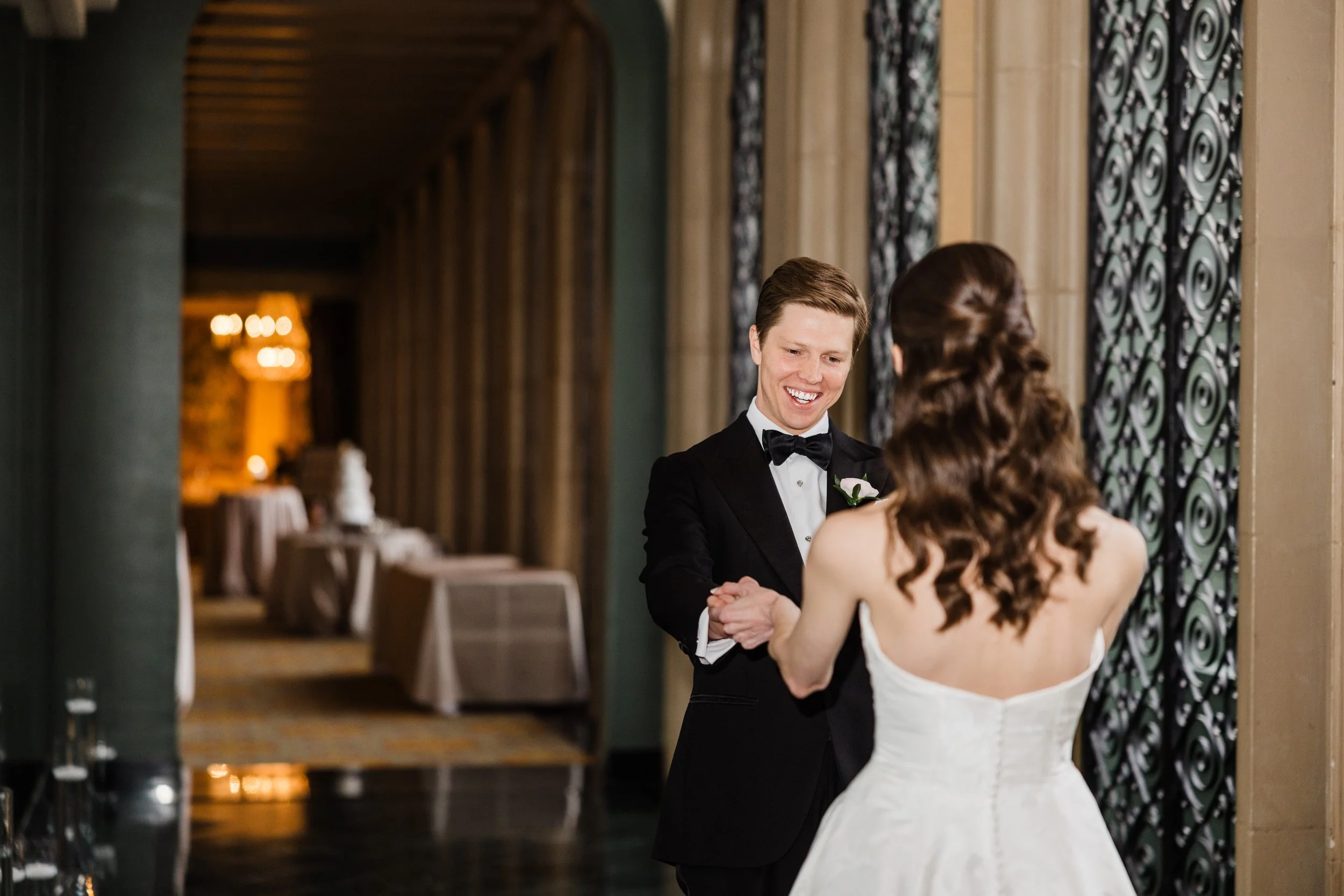 BrownWeddingSneaksFortWorthClubTX-800.jpg