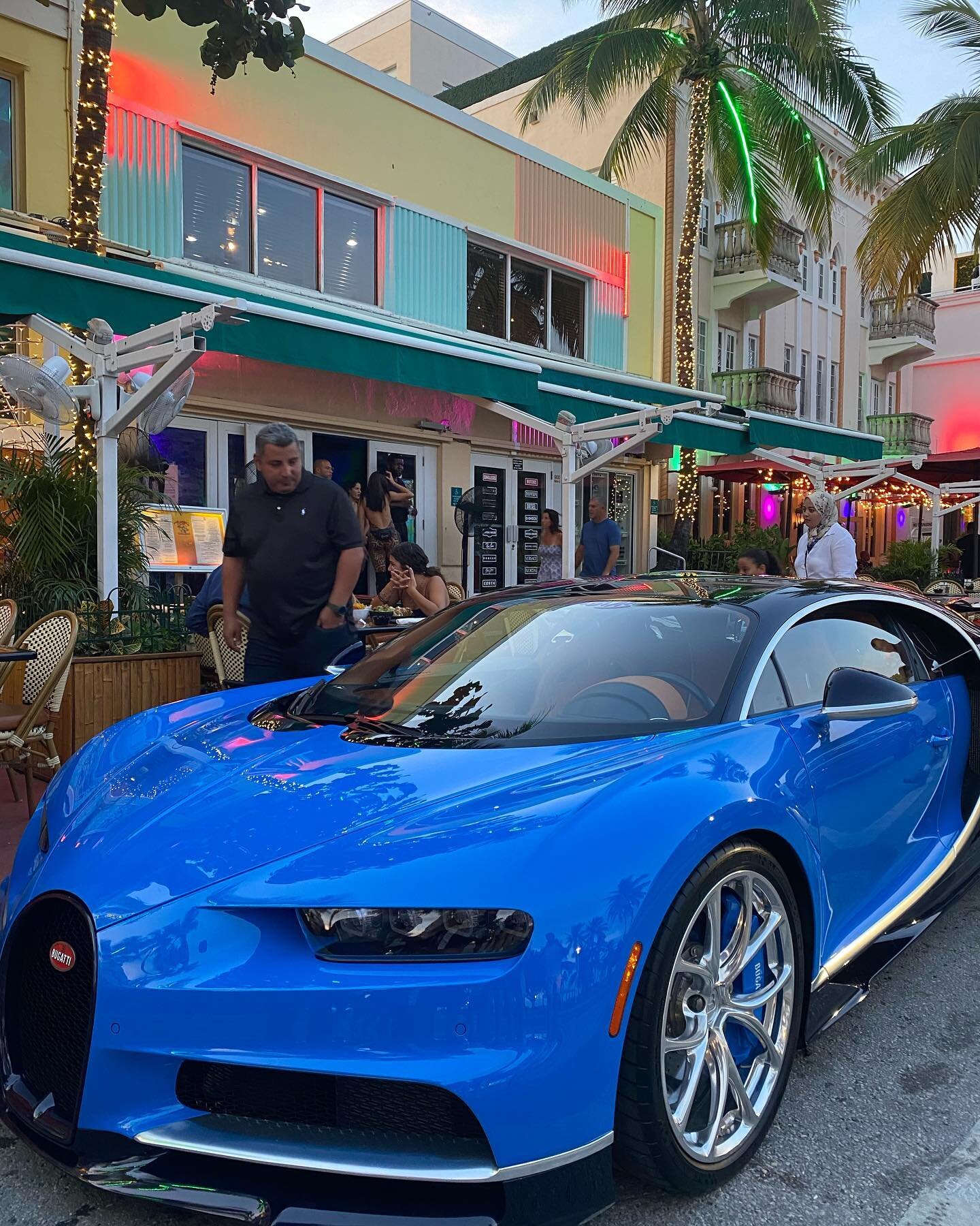 Bugatti livin’ @ South Beach, 15 minute ride from our condo in Brickell!
#realestate #southbeachmiami #rentalproperty #bugatti