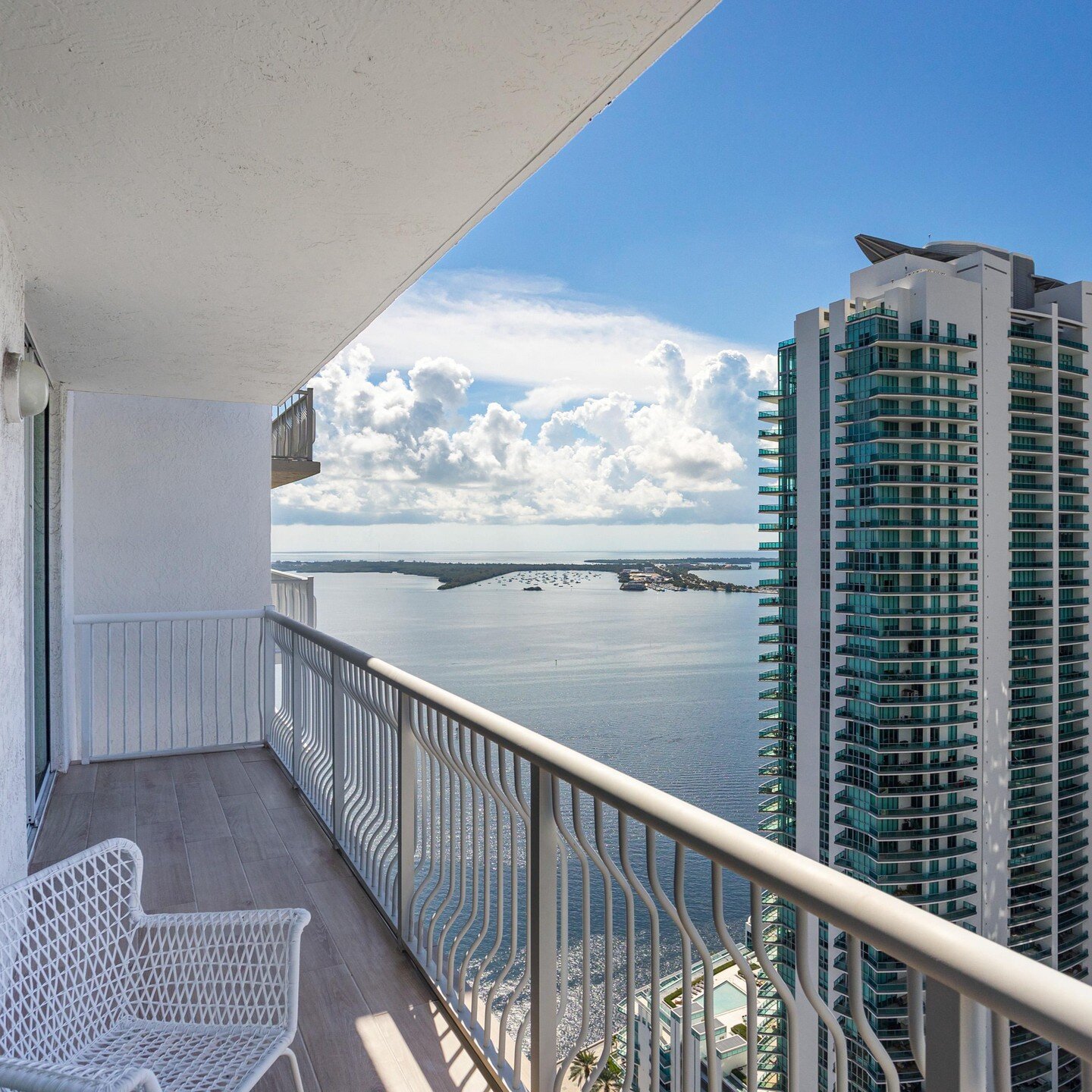 Can't get over our view from our penthouse balcony!
#airbnb #entrepreneur #realestate #miami #brickell