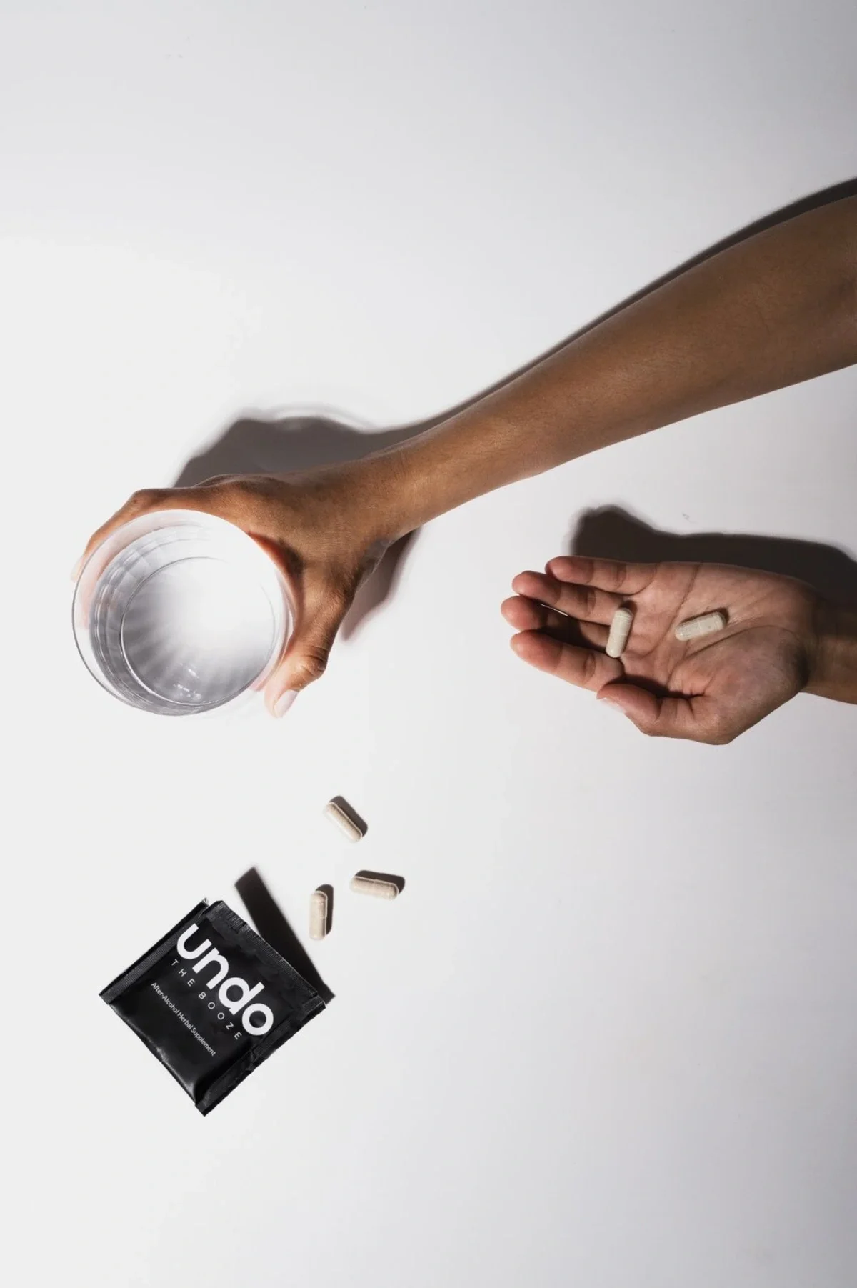 wellness-lifestyle-product-photography-vitamin-capsule-packaging-11.webp