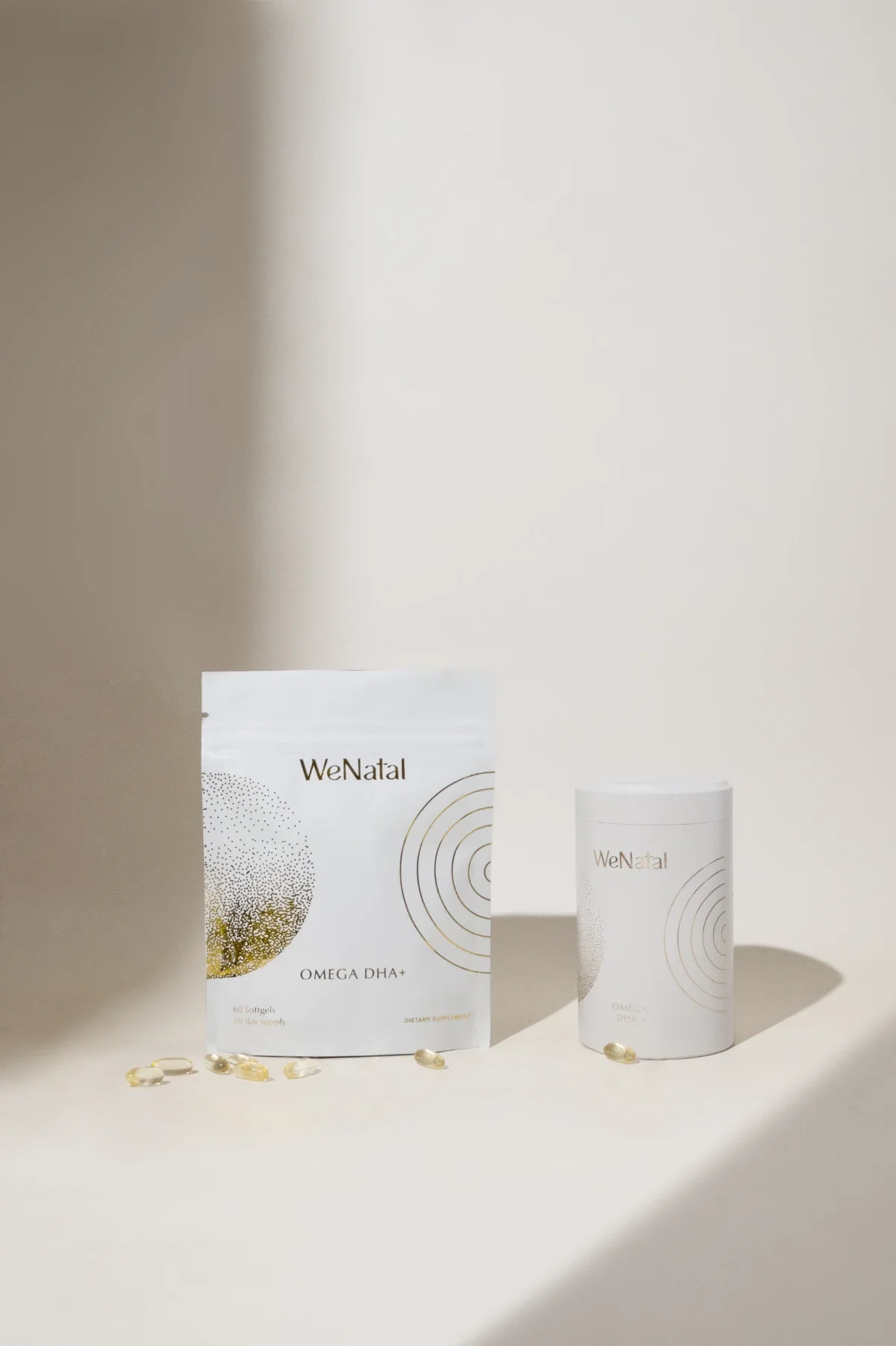 wellness-lifestyle-product-photography-vitamin-capsules-packaging-12.webp