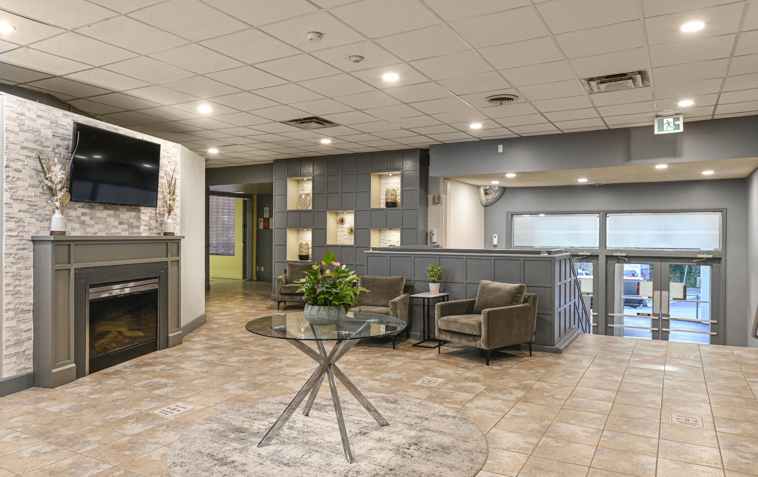 CN776Lobby3.jpg