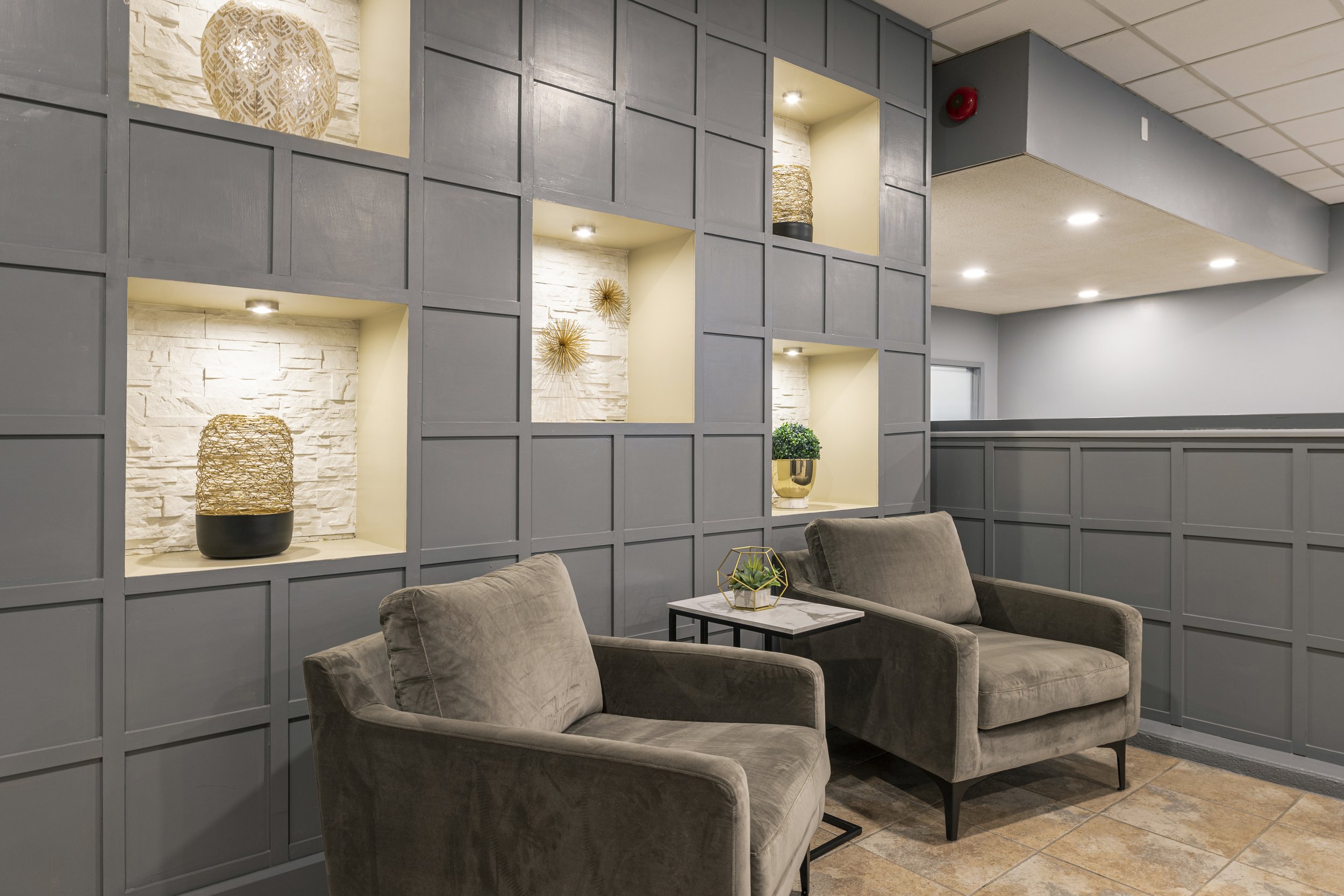 CN776Lobby2.jpg