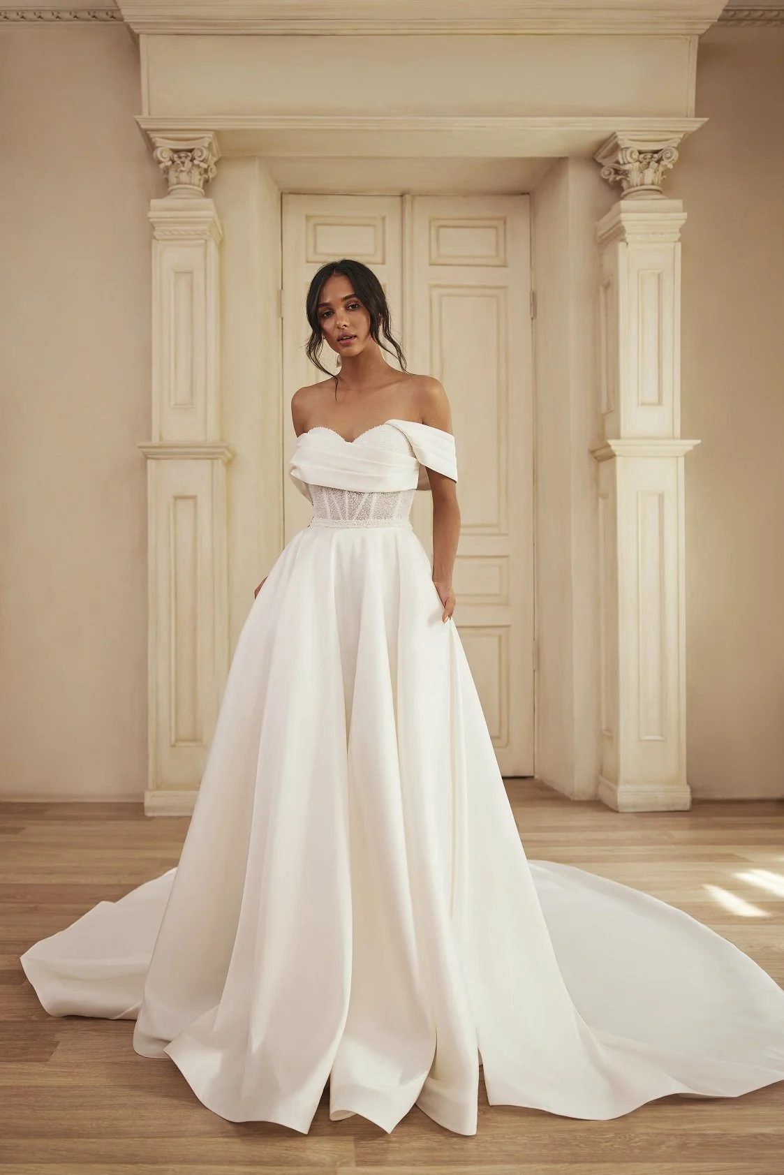 What Is a Bridal Sample Sale? Everything You Need to Know Before You Shop