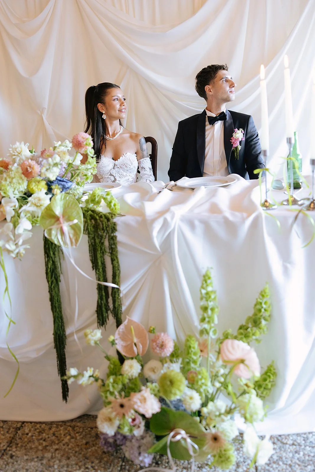 draping textil héttér dekoráció esküvői főasztalnál MONA Design