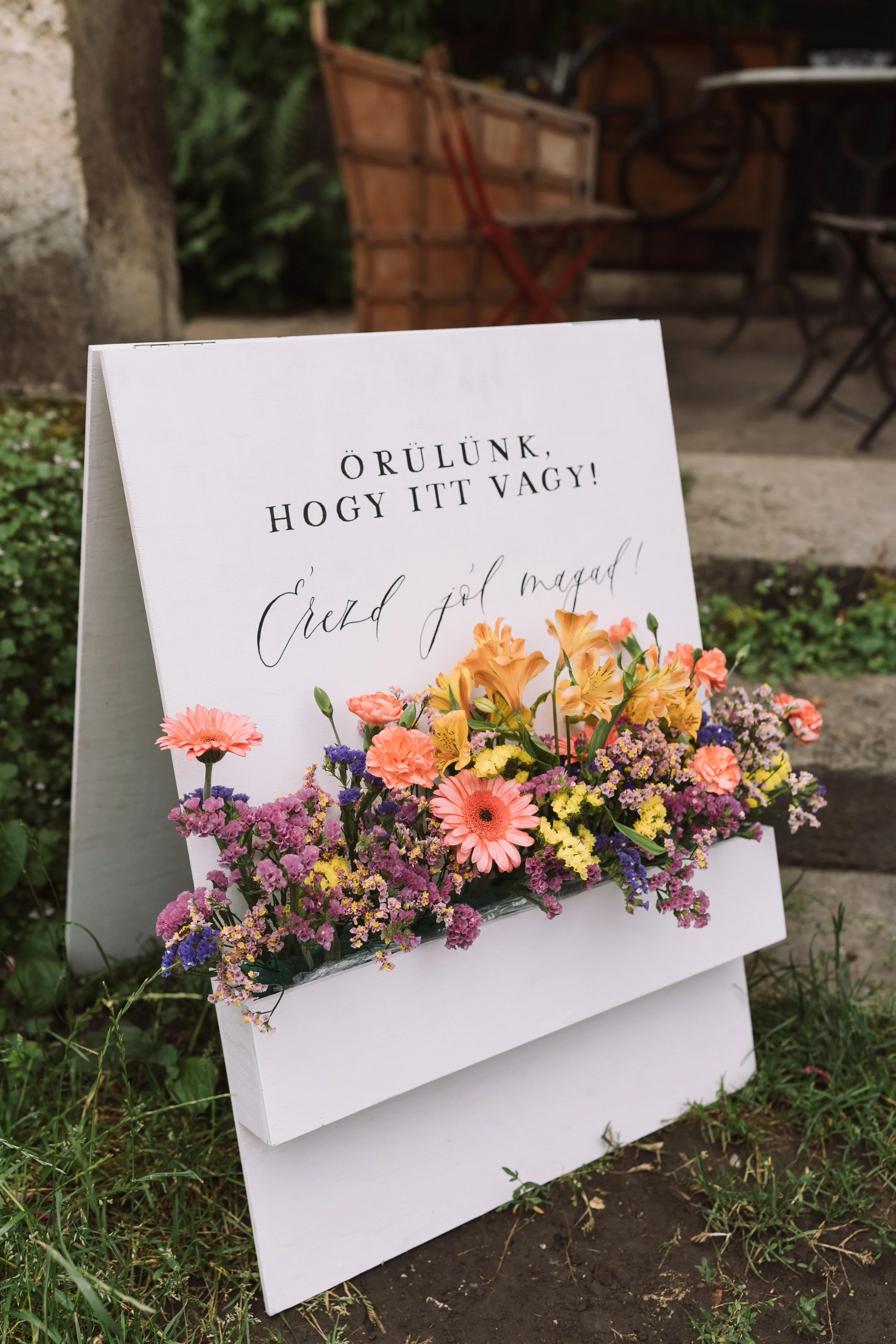 bérelhető esküvői zsebes üdvözlő tábla MONA Design