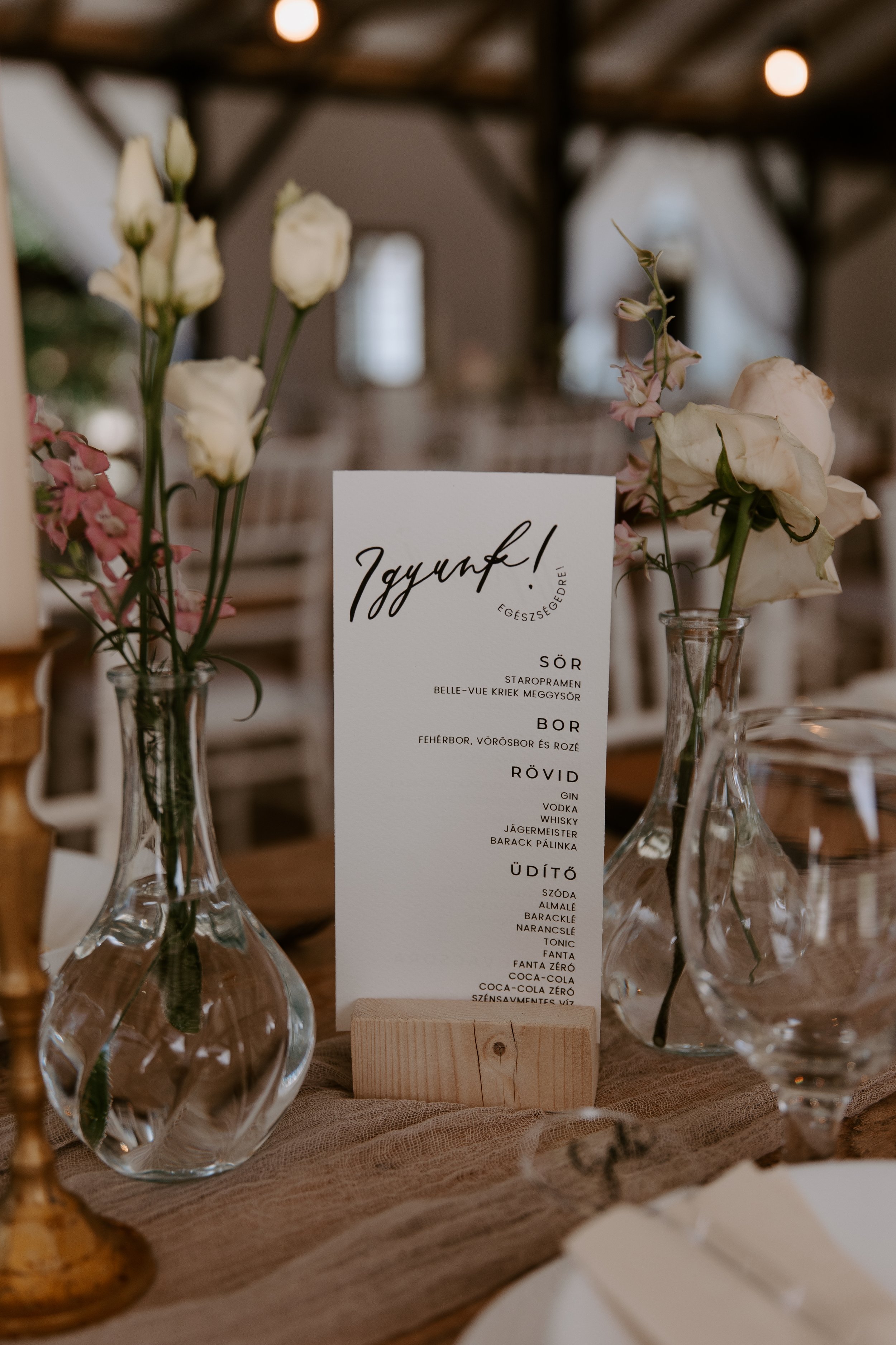 mona design bérelhető asztalszámtartó menülap tartó