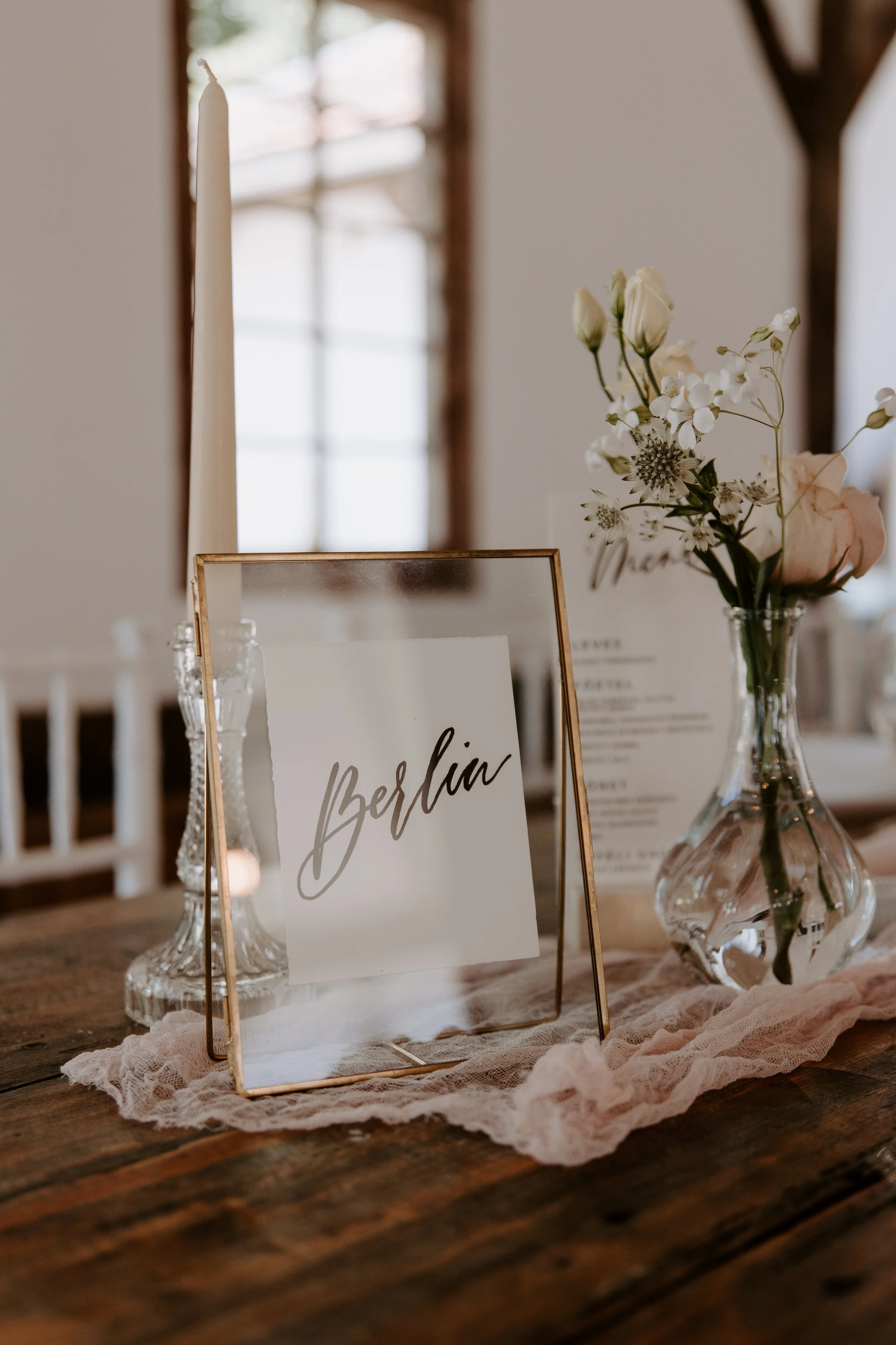 monadesign arany képkeret bérlés asztalszám