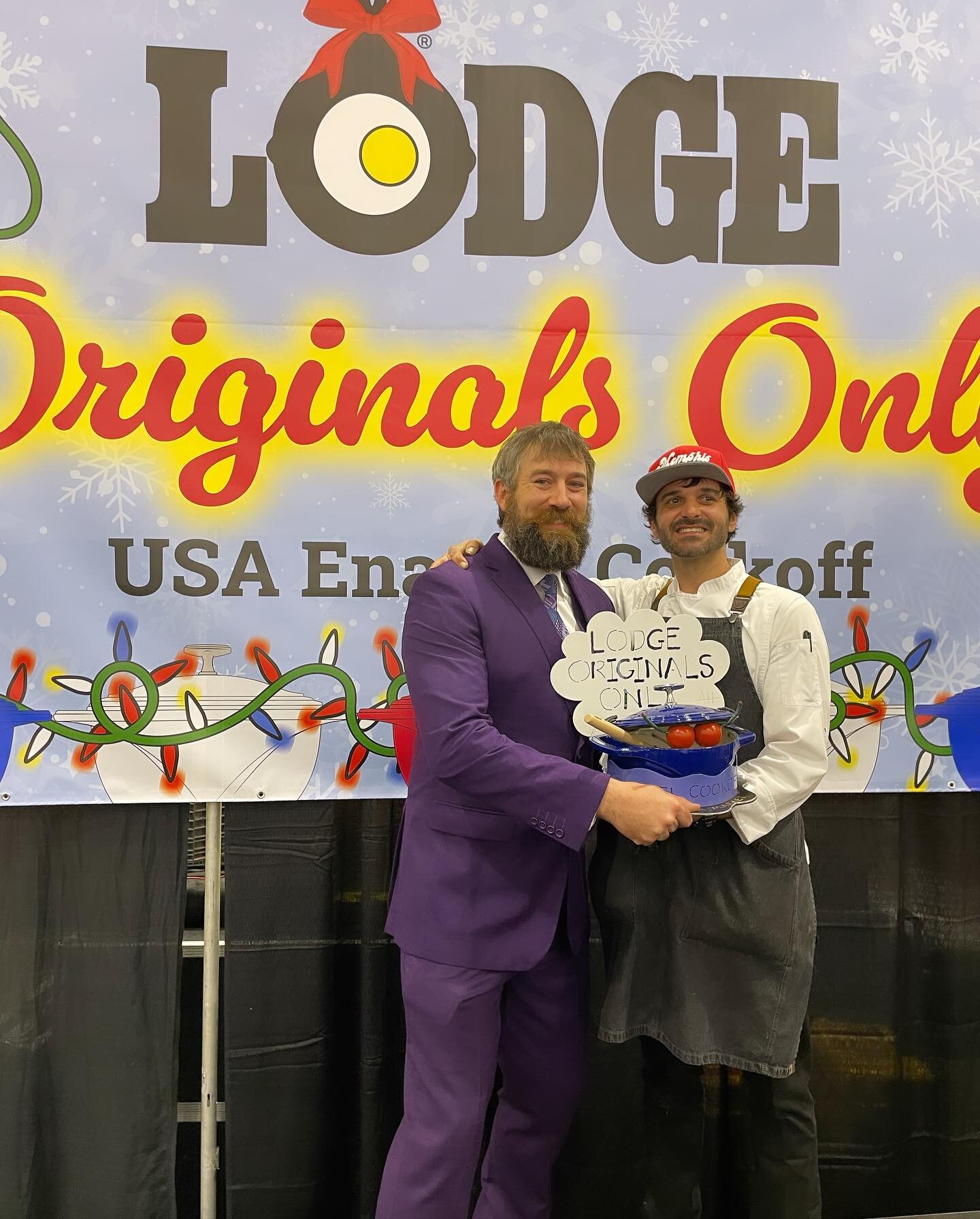 What a fantastic day for @oldmanriverschatt 👨&zwj;🍳🍽️
-
A big thank you to @lodgecastiron for giving our incredibly talented Chef Andrew Millsap the opportunity to cook among matched talents at the Holiday Market yesterday! 
It was also an opportu