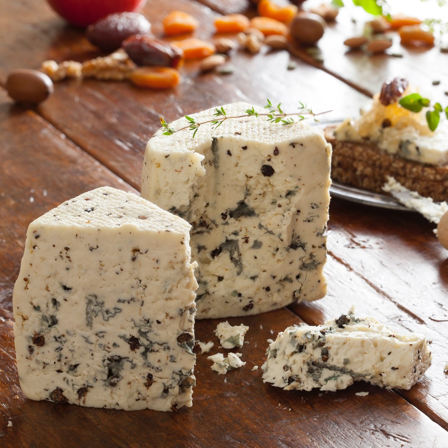 It&rsquo;s #NationalMoldyCheeseDay and you know we&rsquo;re celebrating! 🙌 Tell us in the comments: what&rsquo;s your favorite way to enjoy blue cheese? 💙