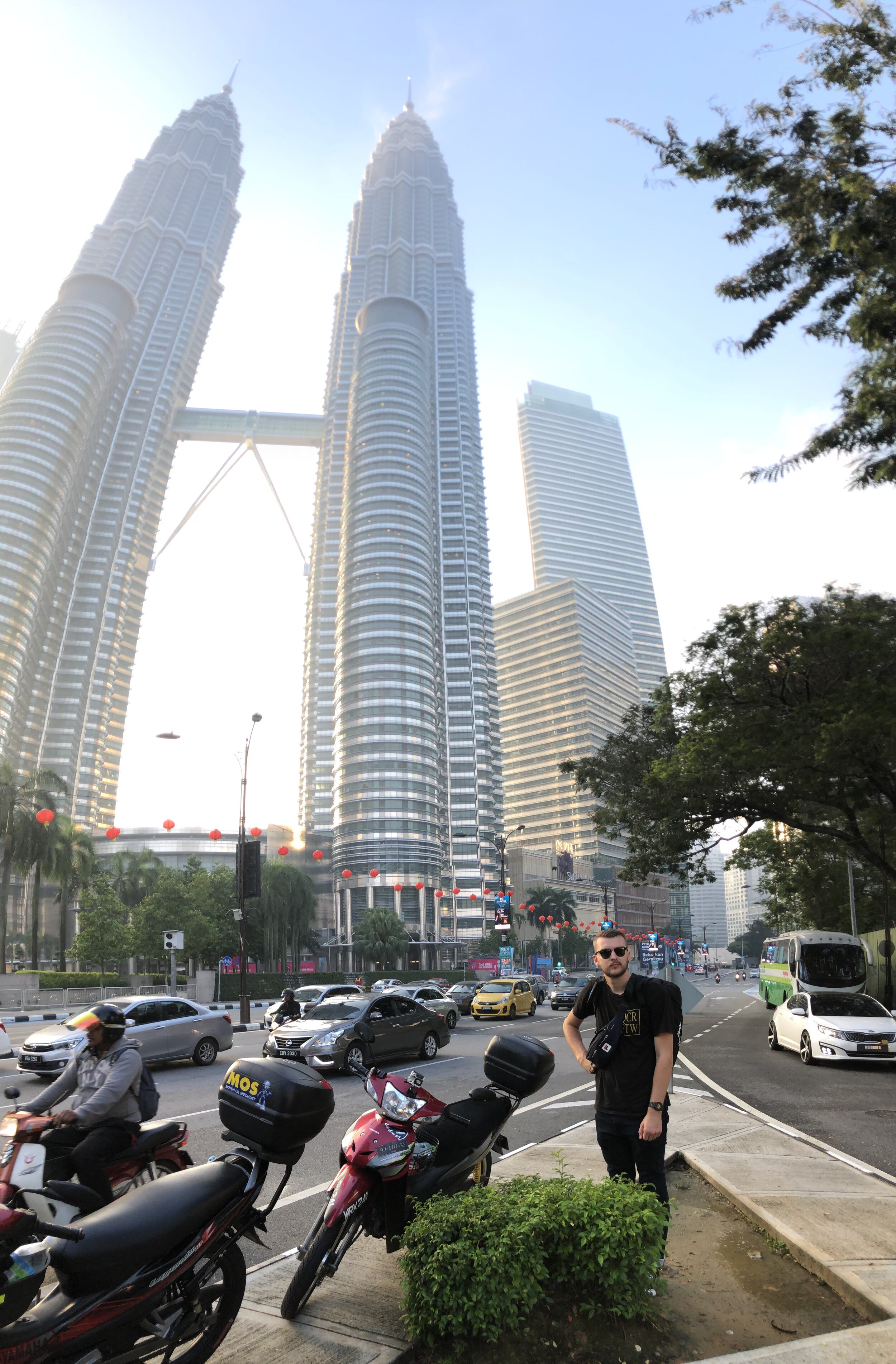 Token Petronas Towers photo before departure