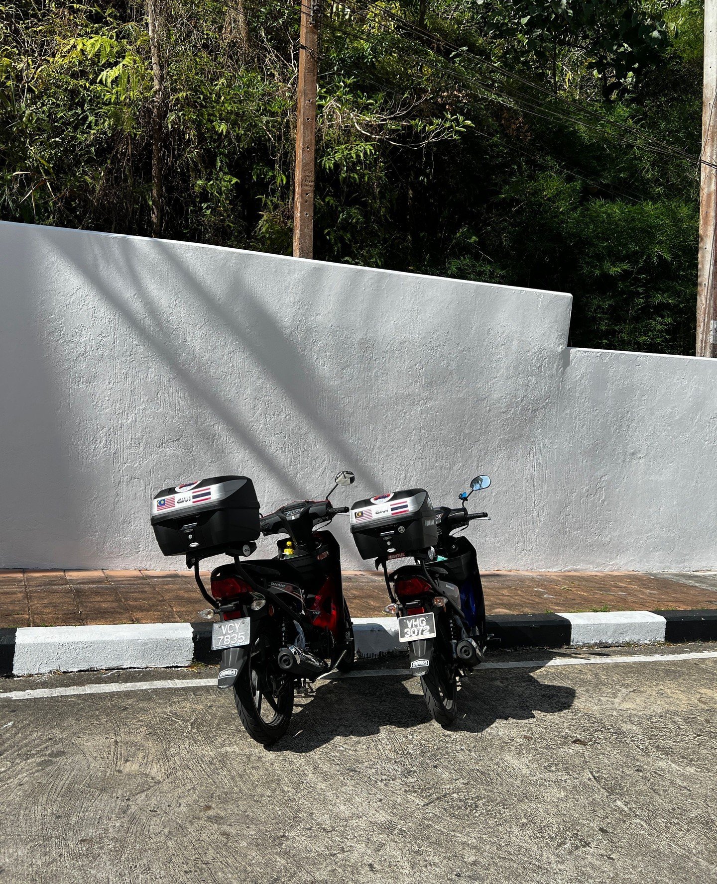 Waiting patiently at the border. ⁠
⁠
- Small Bike Stuff