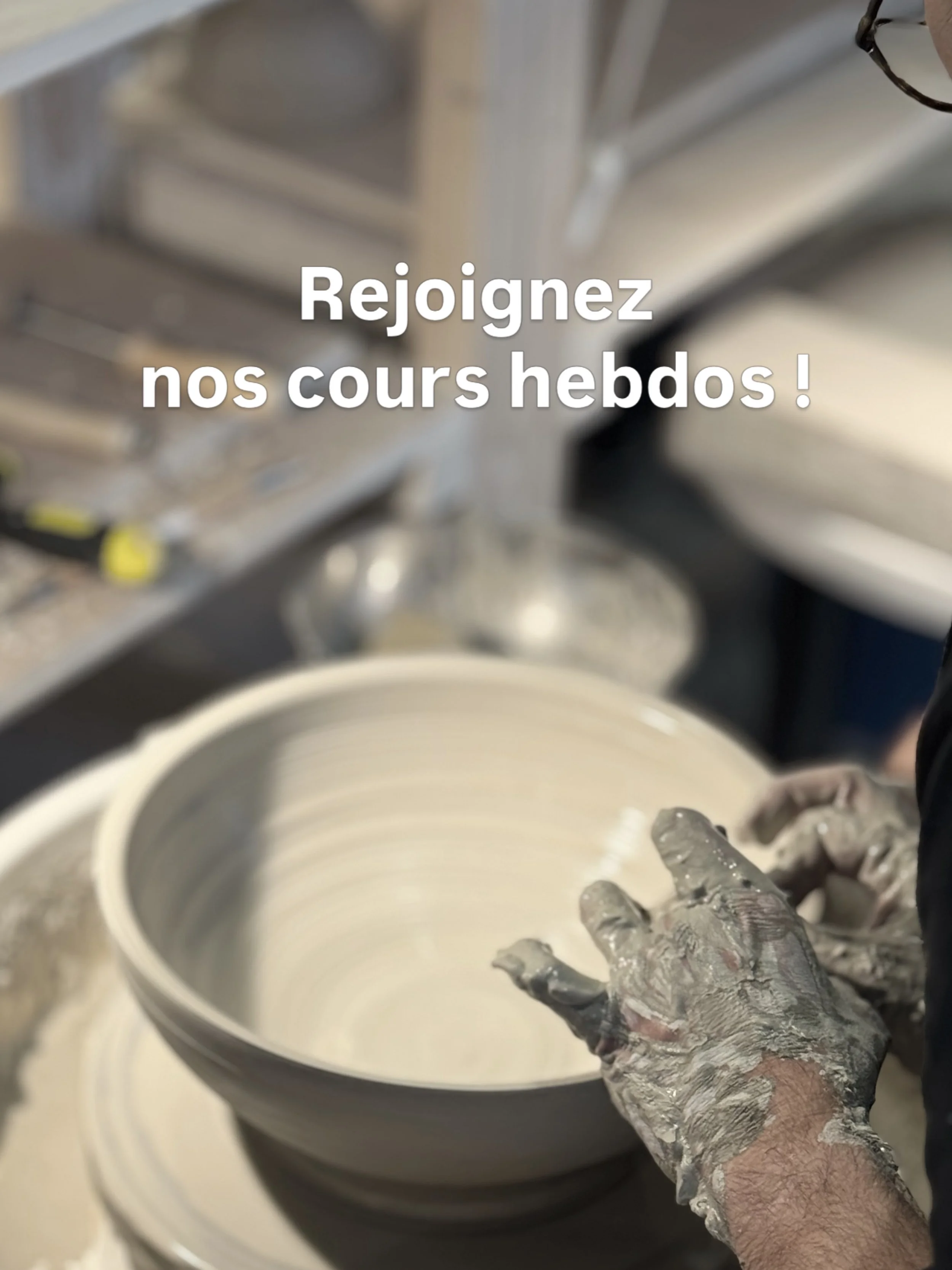 ➡️ COURS HEBDOS !

>> Apr&egrave;s les vacances scolaires, rejoignez nos cours hebdos en cours de route, il reste quelques places !

Au tournage :
> lundi matin de 10h &agrave; 12h30 avec @lna_ceramique 
> Lundi apr&egrave;s-midi de 16h &