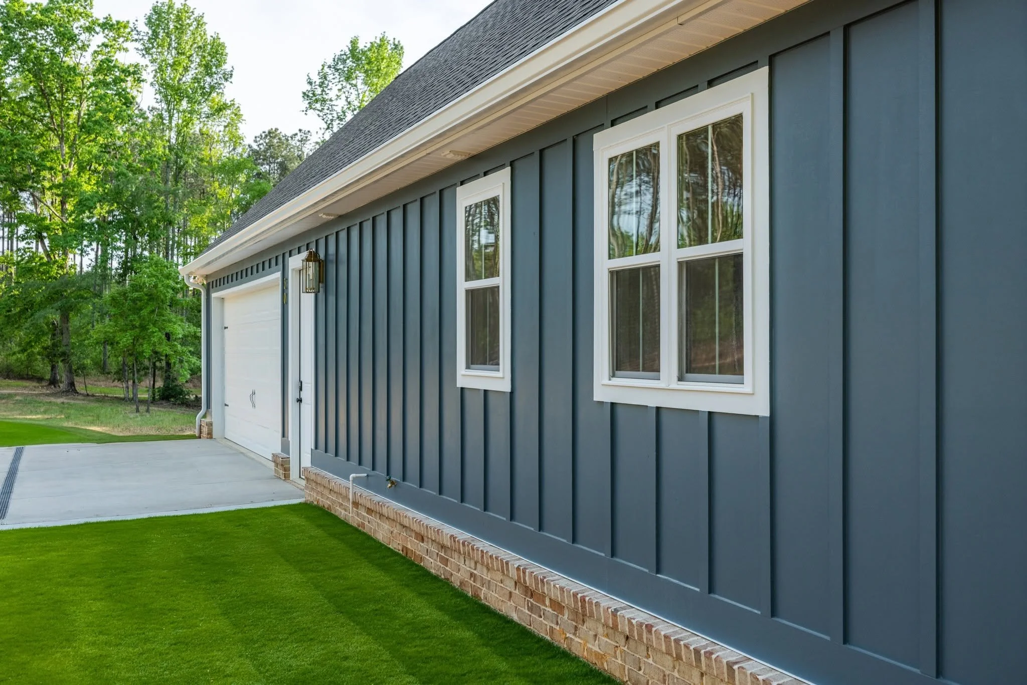 Razor Garage side ext.jpg