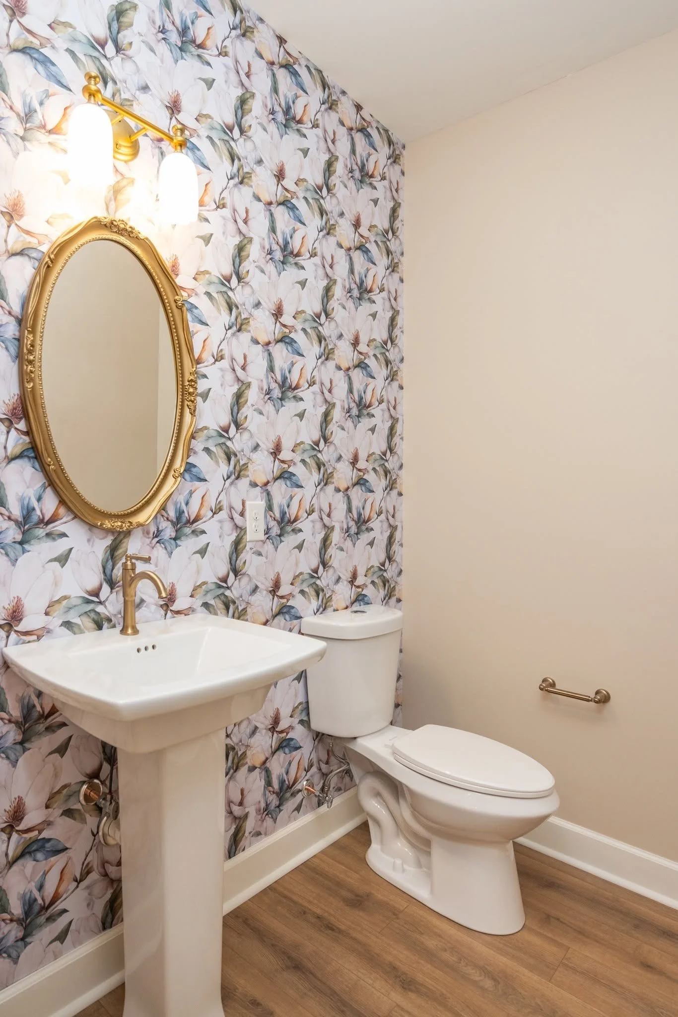 razor half bath.jpg