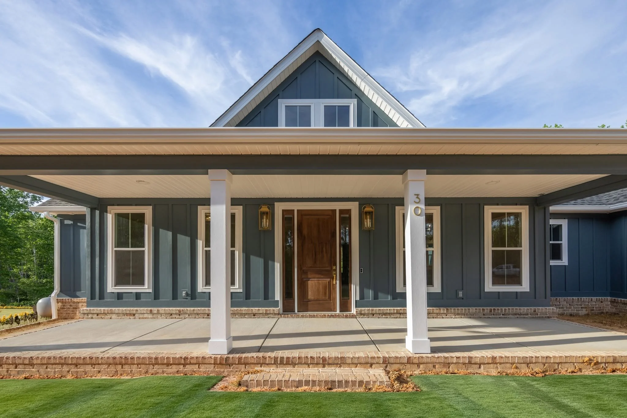 Razor Front porch main.jpg