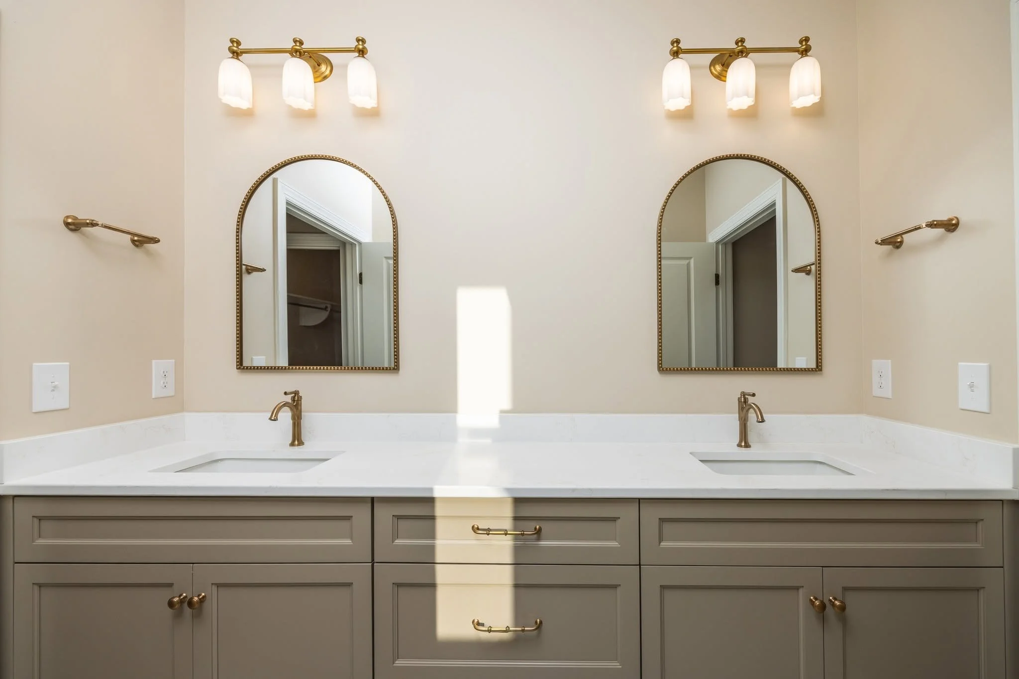 Razor Jack n Jill vanity.jpg