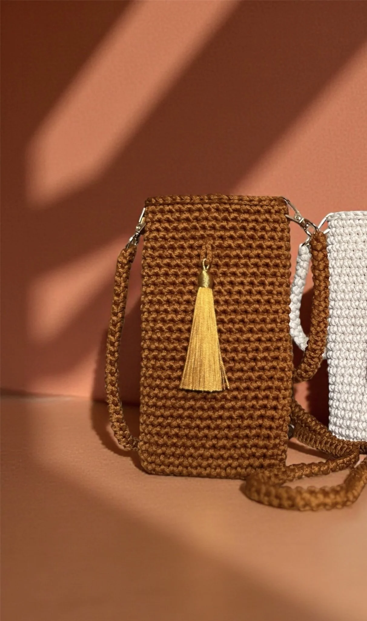 Maya phone bag