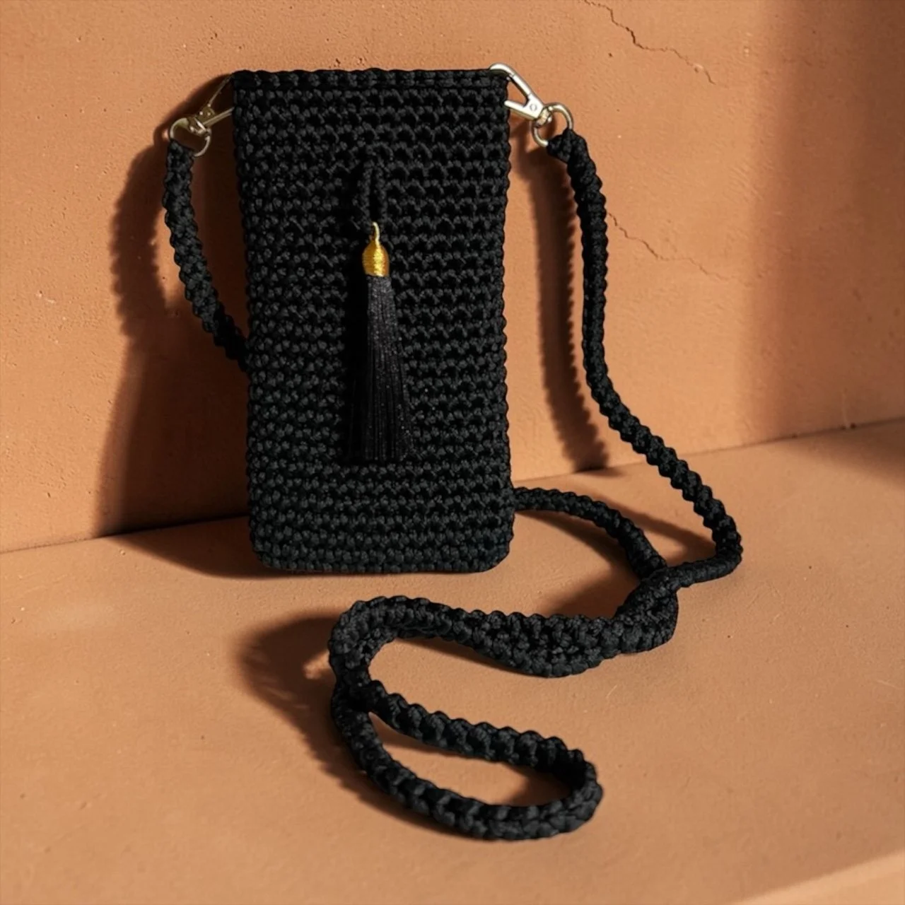 Maya phone bag