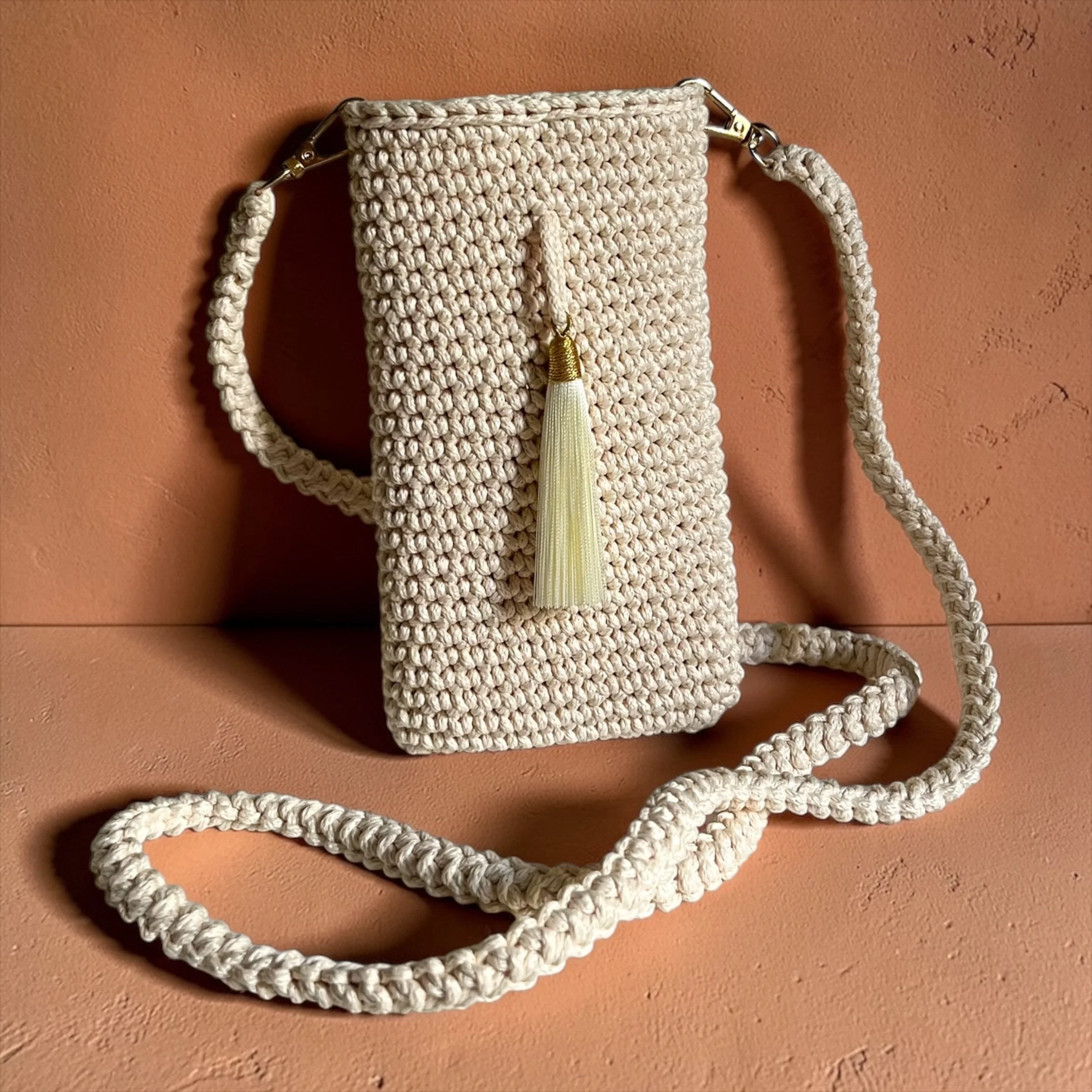 Maya phone bag
