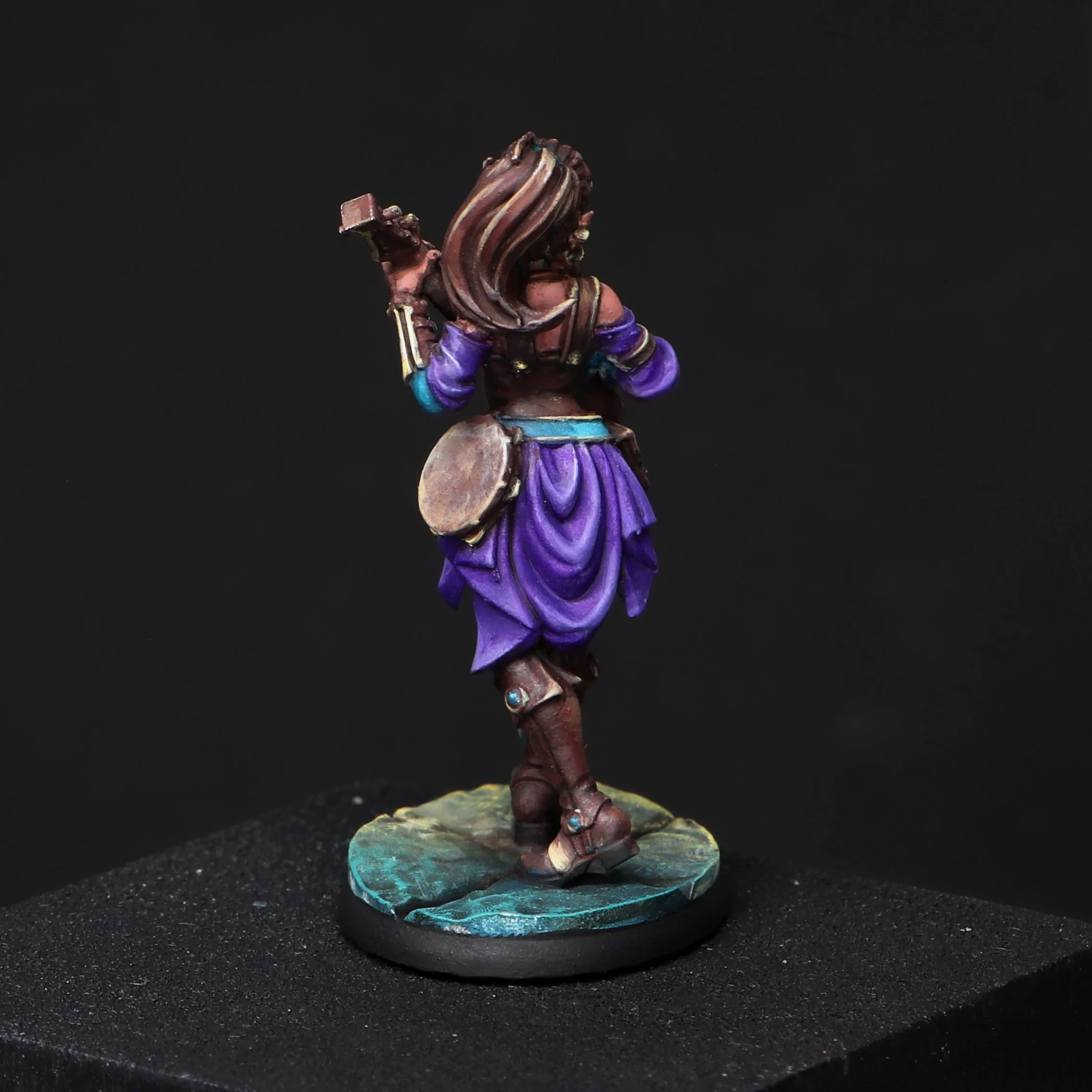 Reaper Bones USA: Ryelle Rainheather, Elf Bard painted by Lacy Brooks