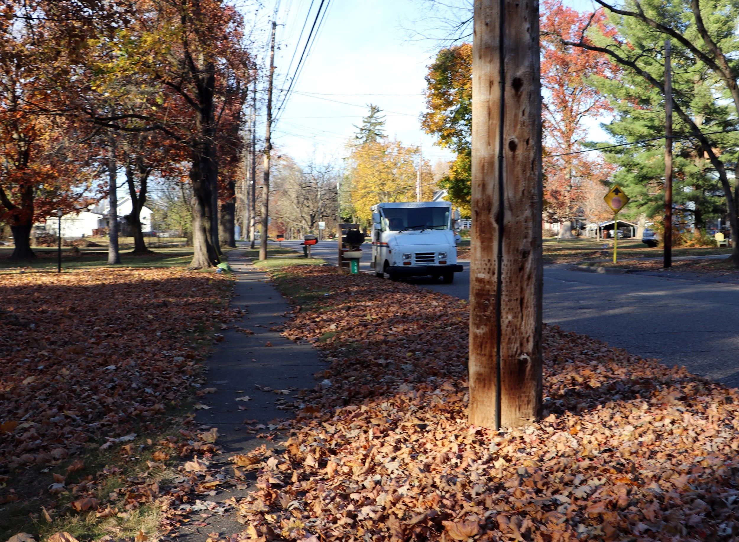  Finding the perfect gift for your mail carrier is a great way to express appreciation. Whether it’s a warm beverage, a snack pack, or a handwritten thank-you card, small gestures make a big impact. Postal workers endure long hours, extreme weather, 