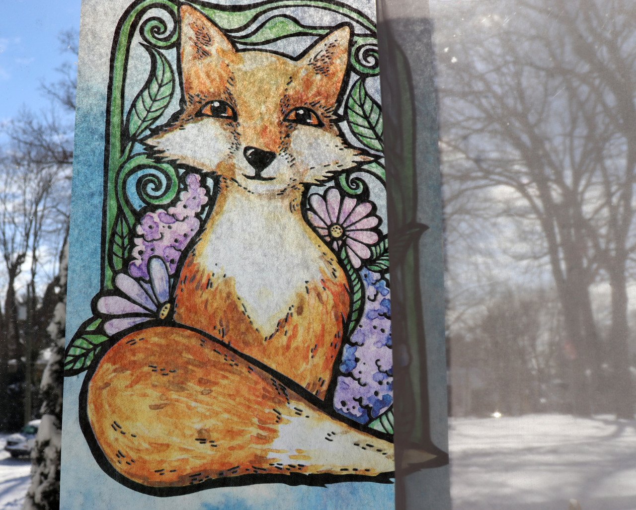 Red foxes are renowned for their clever behavior and remarkable adaptability. With sharp hunting skills and keen senses, they thrive in diverse settings. Red foxes use their cunning instincts for survival, from silently stalking prey to skillfully ev