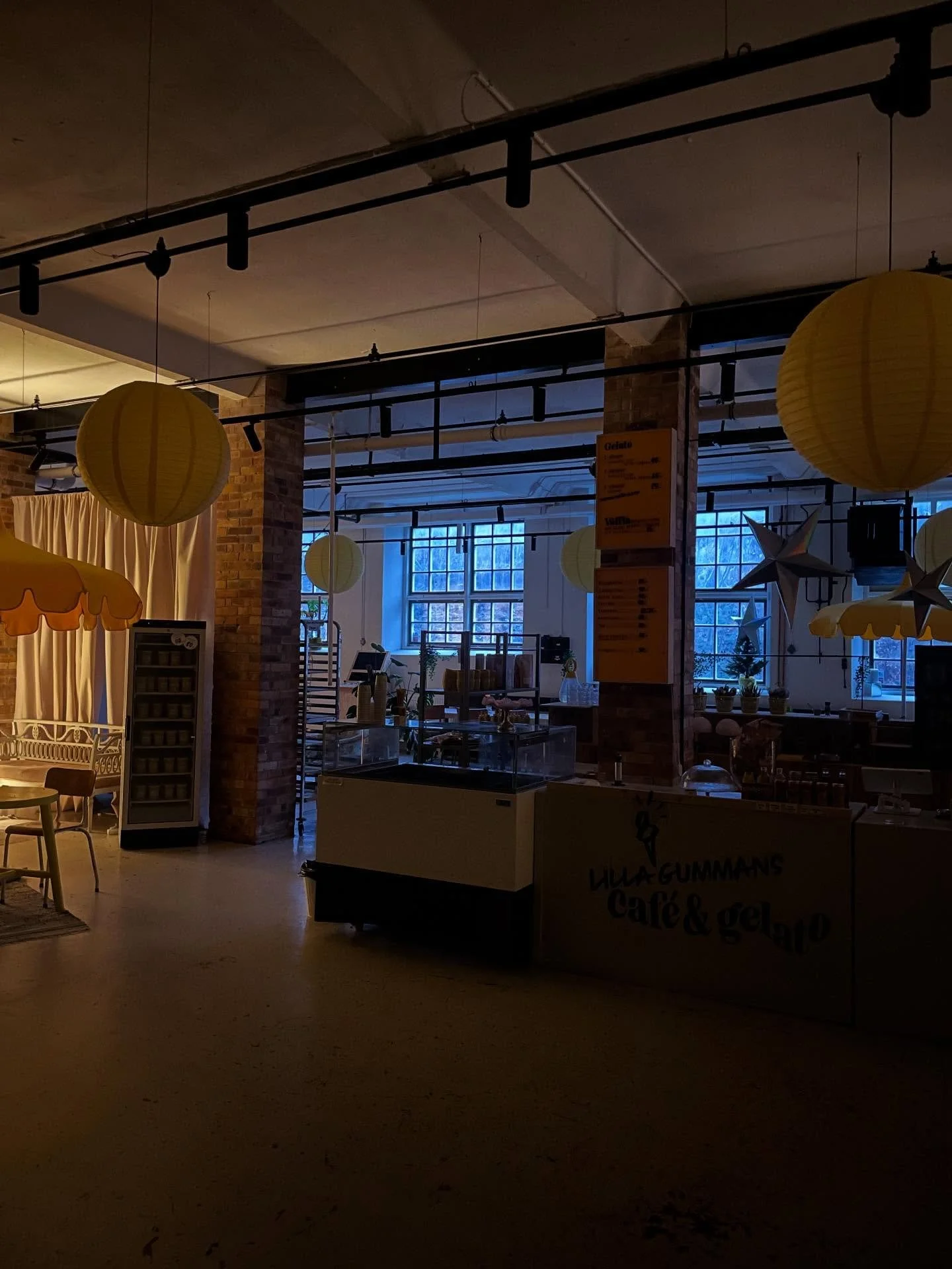 T&auml;nd lampan 👉💡
N&auml;men vad s&auml;ger ni, ska vi ta och &ouml;ppna f&ouml;r dagen?