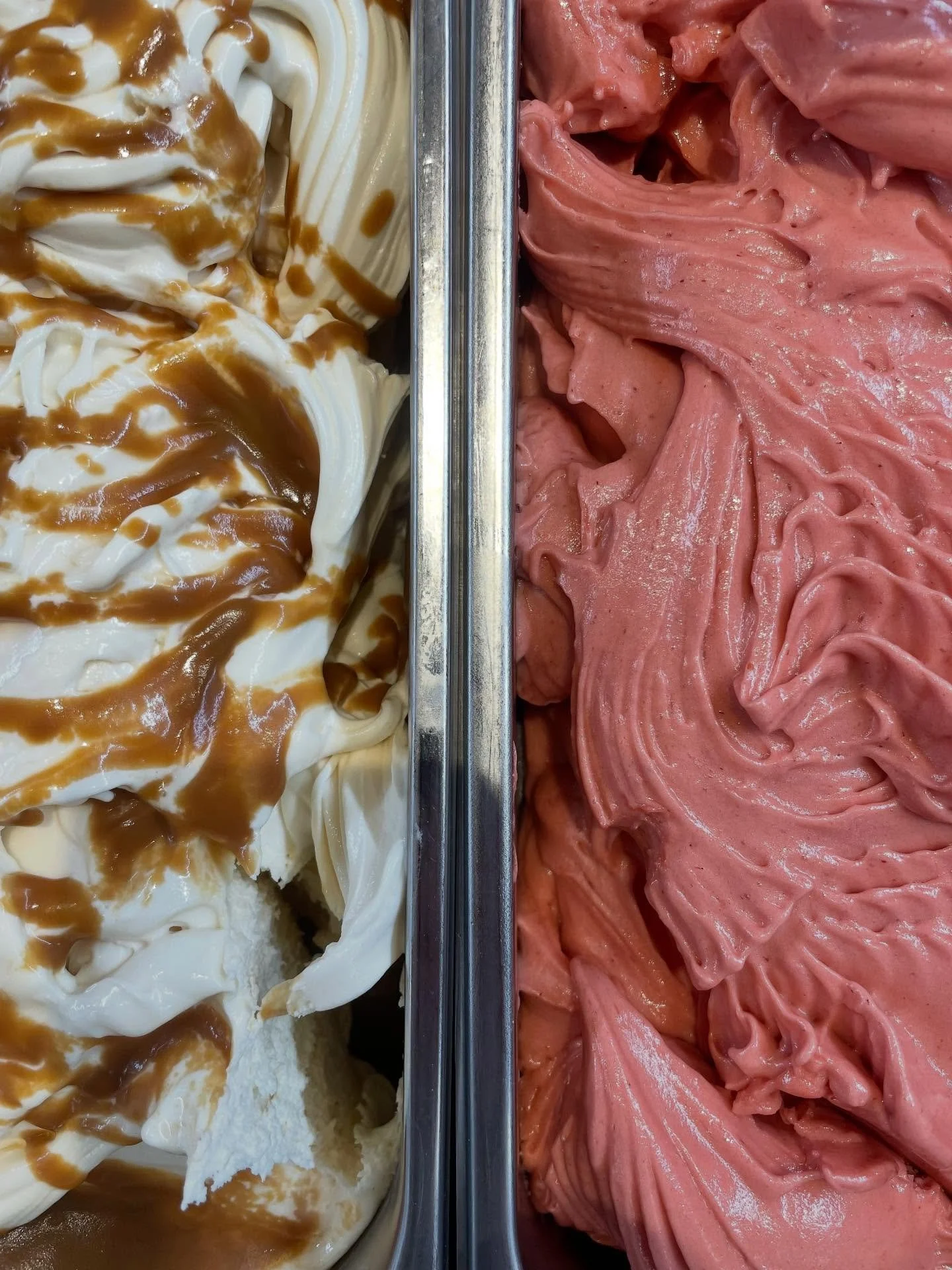 Inte mycket g&aring;r upp mot nysnurrad glass! 🌀

Vi &auml;r h&auml;r precis som vanligt, v&auml;lkomna hit i den str&aring;lande vintersolen ☀️❄️