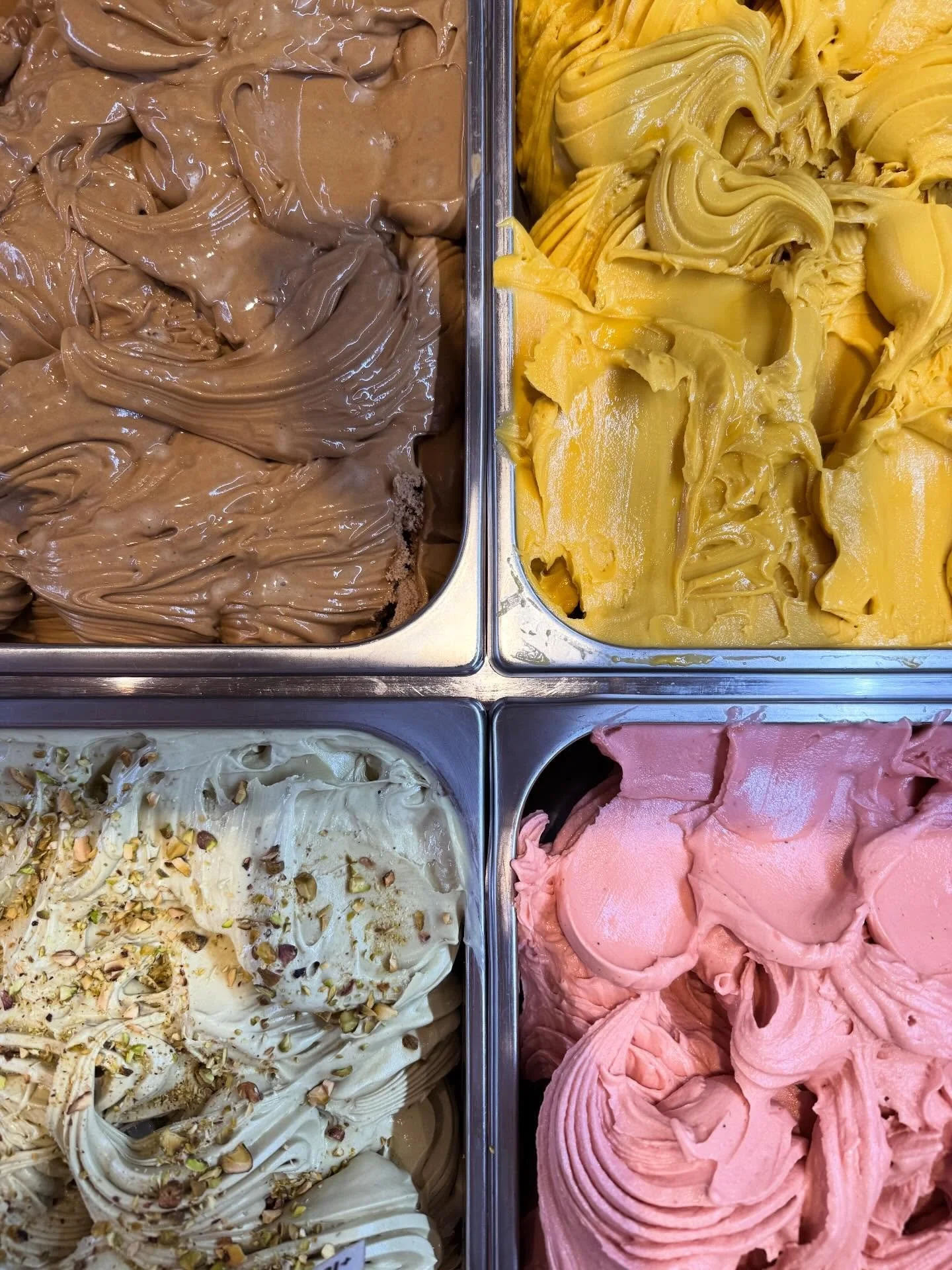 Helgens smaker kommer h&auml;r!

🍓Jordgubbssorbet
🍫 Choklad
🍋 Citronmar&auml;ng
💚 Pistage
🥭 Mangosorbet
🤎 Kardemumma med br&auml;nda mandlar
🥛 Dulche de leche
🖤 Lakrits