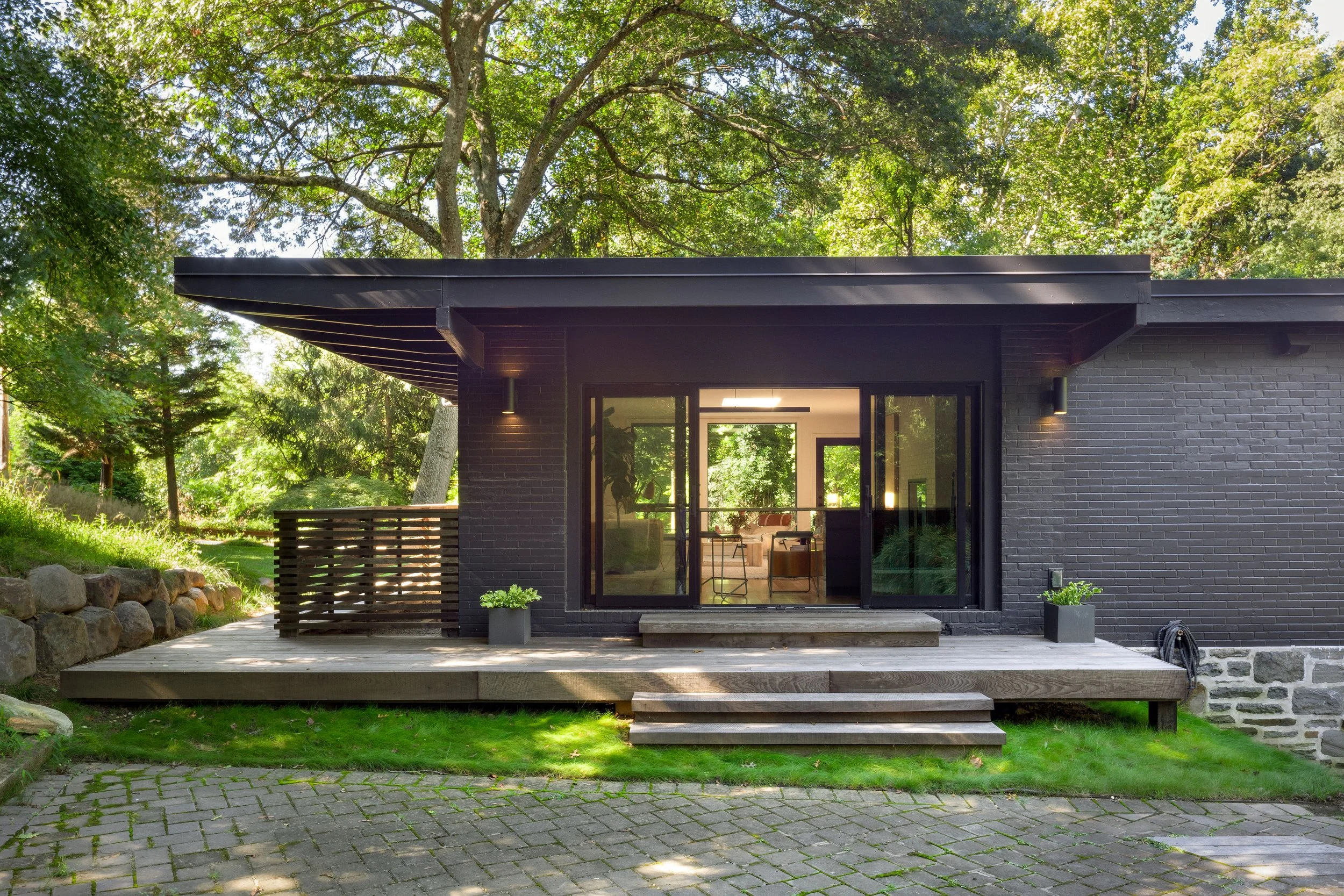 Exterior Mid-Century Modern Penn Valley