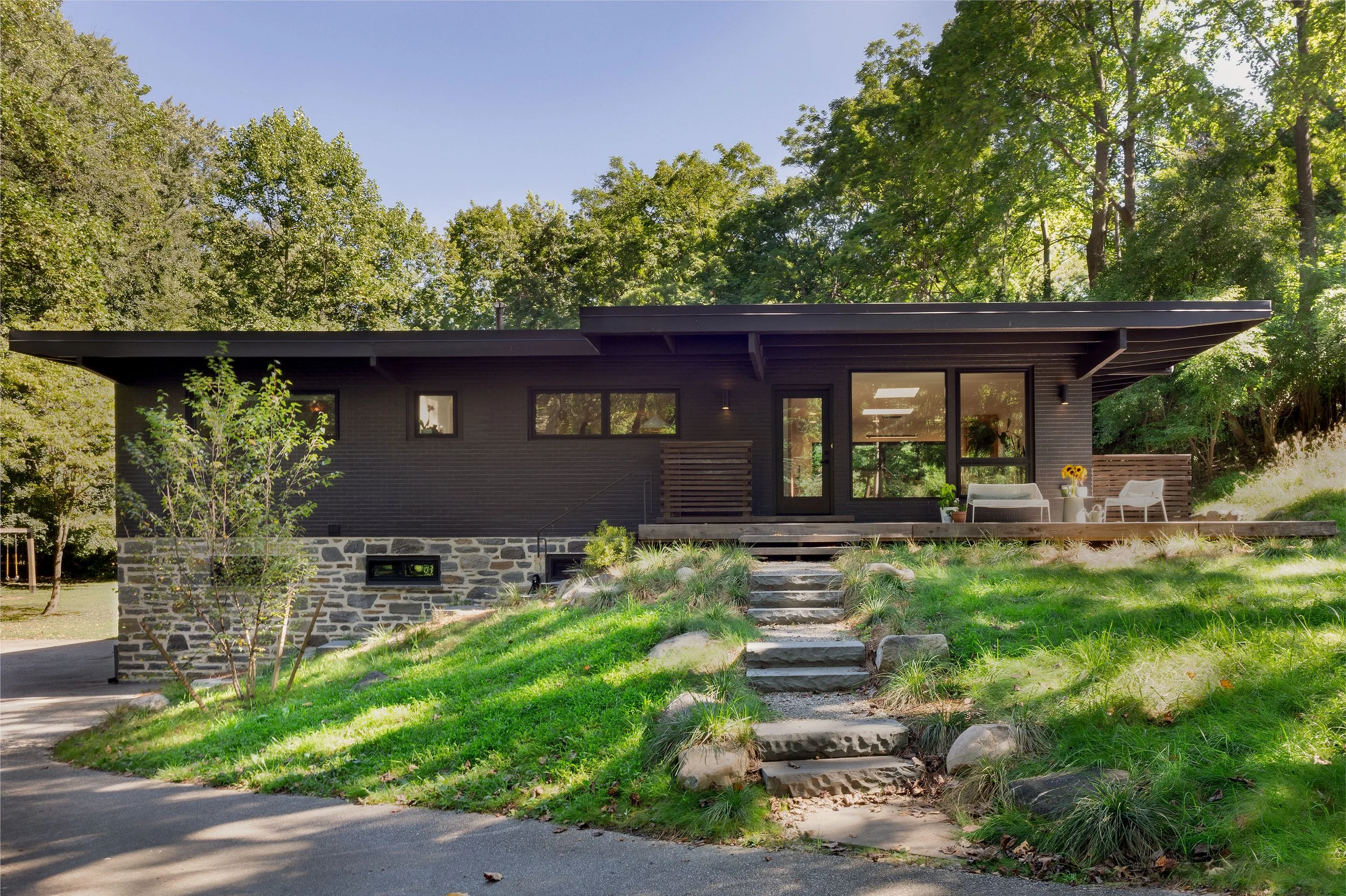 Exterior Mid-Century Modern Penn Valley