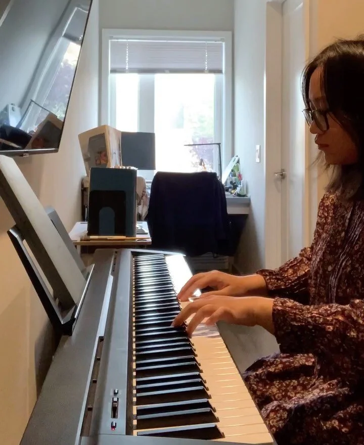 My heart is always racing with this opening (i.e. section A) of Robert Schumann&rsquo;s Arabeske. I really love how this piece is the interwoven dialogues between the left-right hand, Florestan-Eusebius, love-longing-frustration, hope-despair, and ma