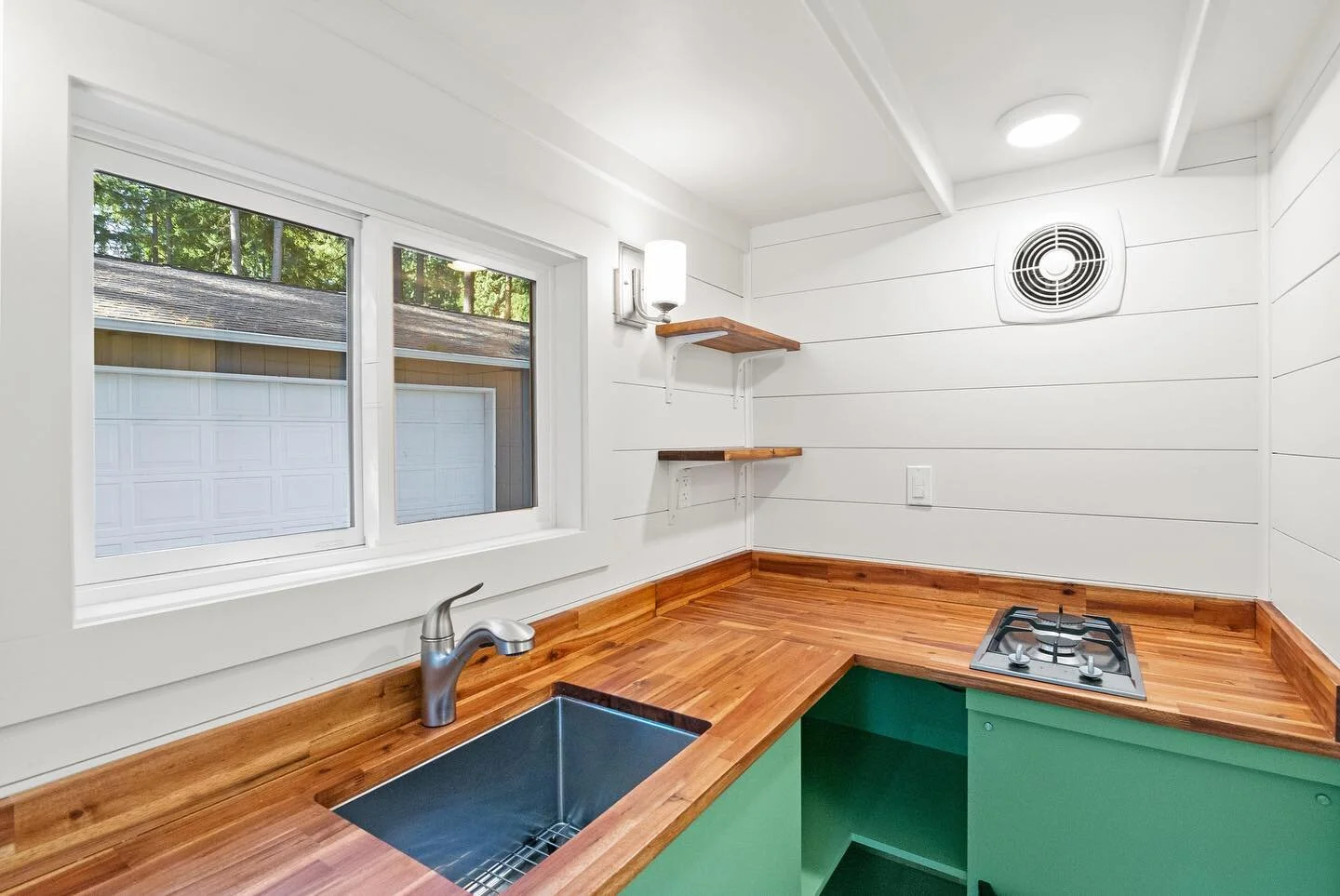 #tinykitchen #tinyhouse #tinyhouseonwheels #interiordesign #pnw