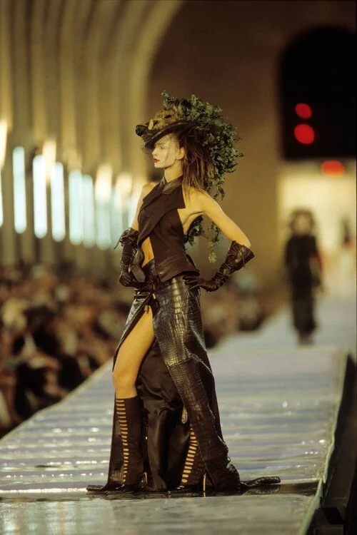 CHRISTIAN-DIOR-FALL-1999-HC-055.jpeg