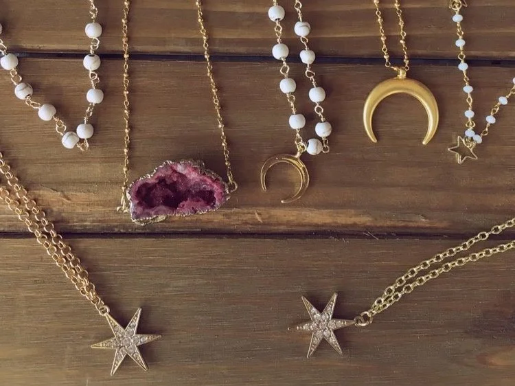 What Everybody Ought to Know About Lyra Durr and Jewels By Lyra